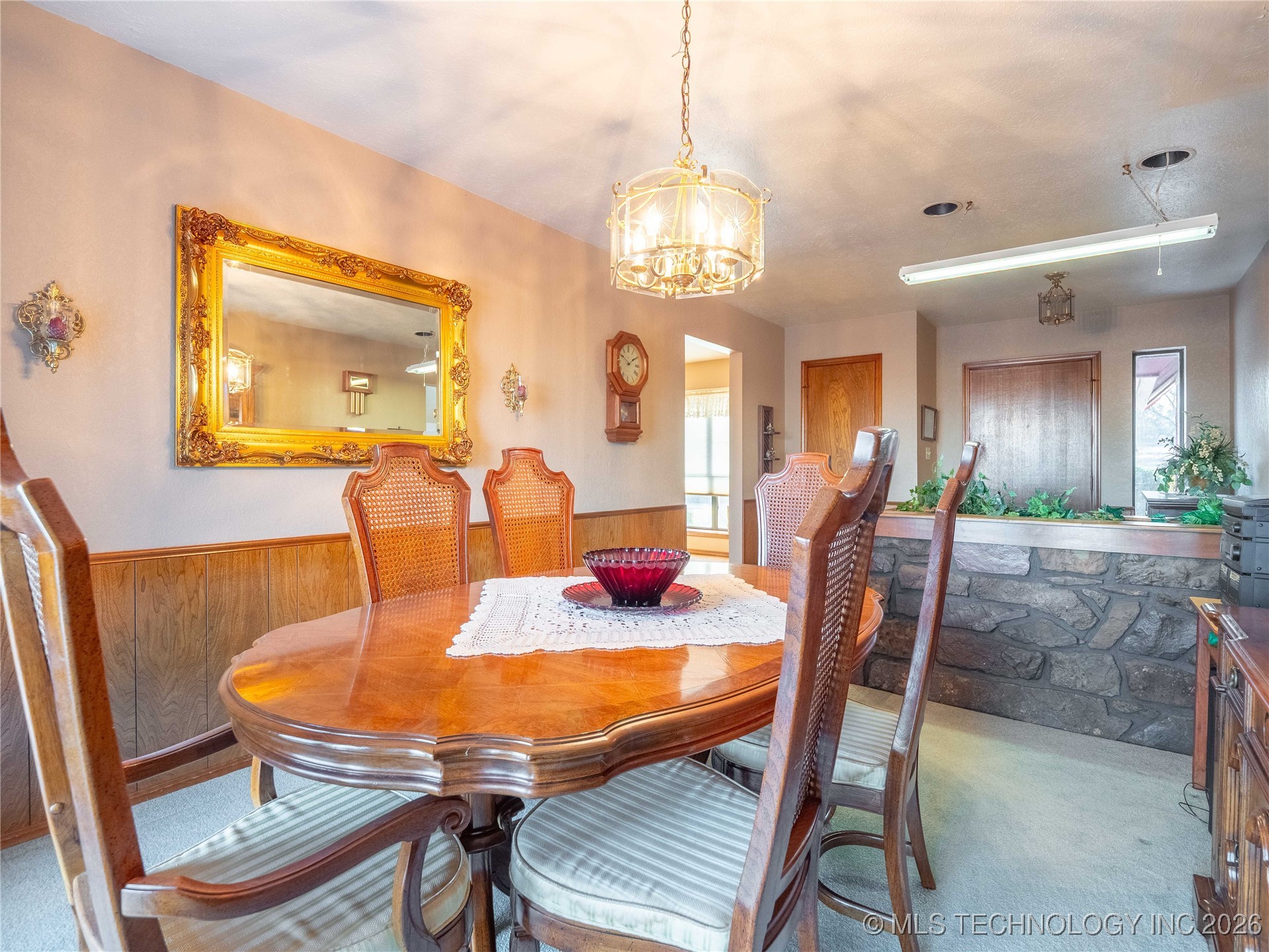 2909 N Hickory Property Photo 12