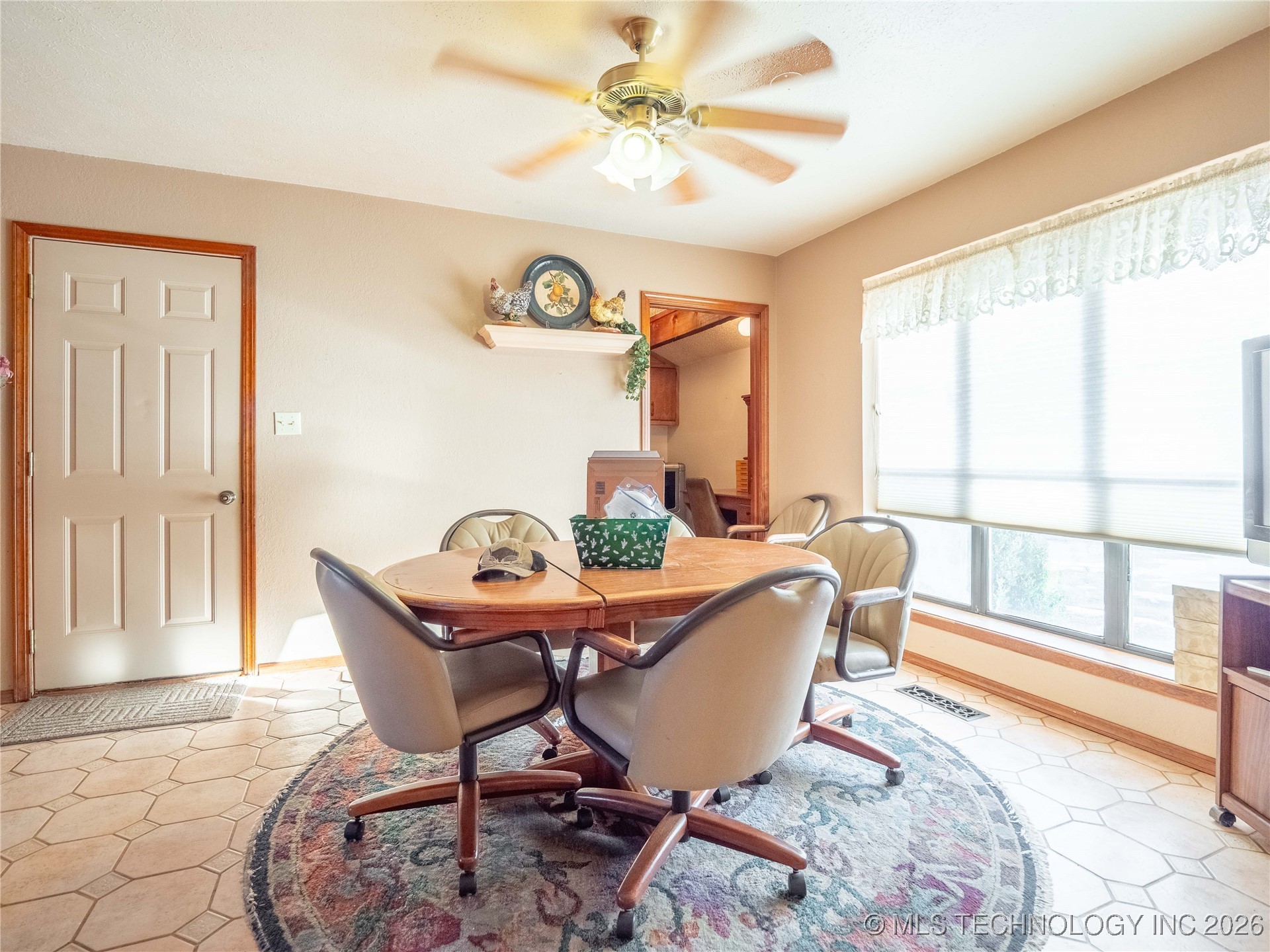 2909 N Hickory Property Photo 13