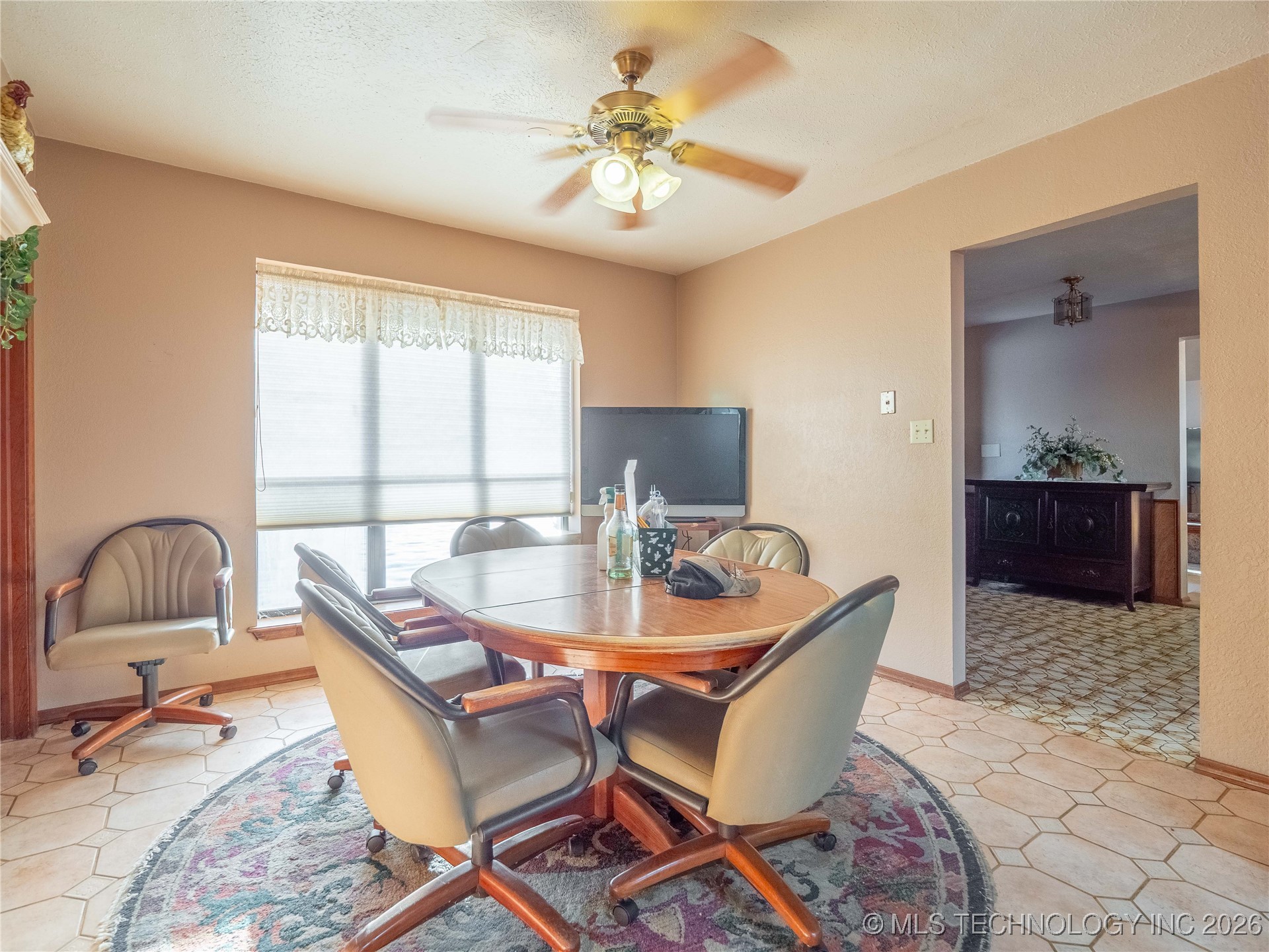 2909 N Hickory Property Photo 14