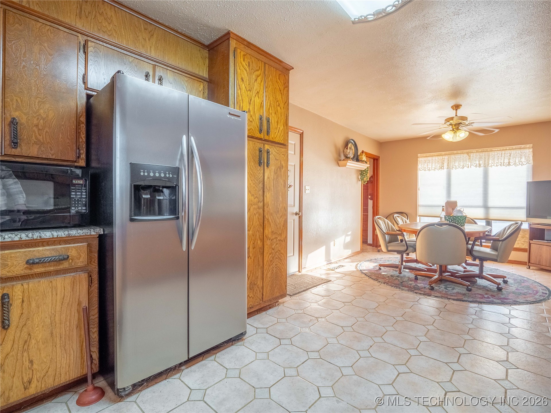 2909 N Hickory Property Photo 18