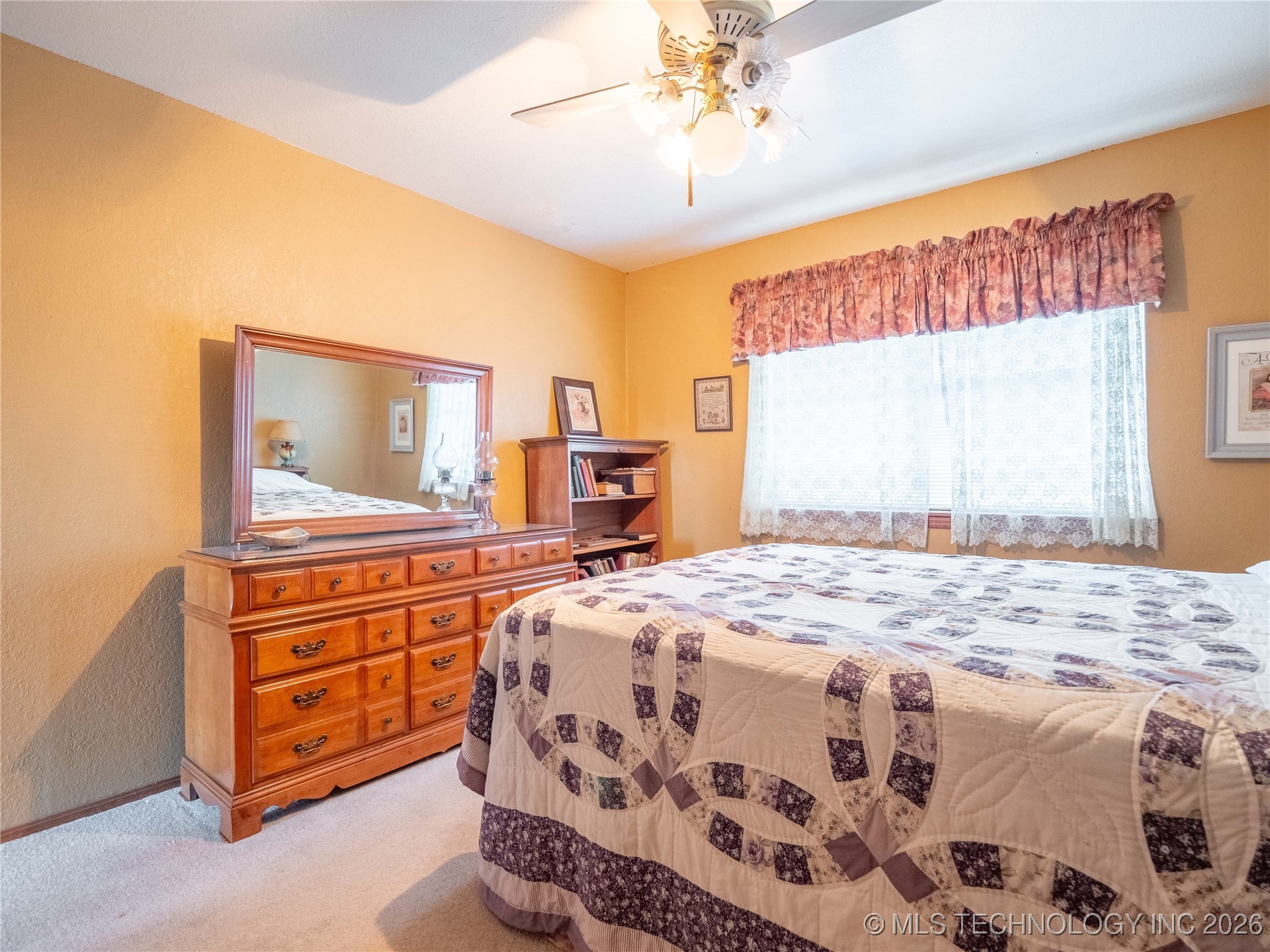 2909 N Hickory Property Photo 26