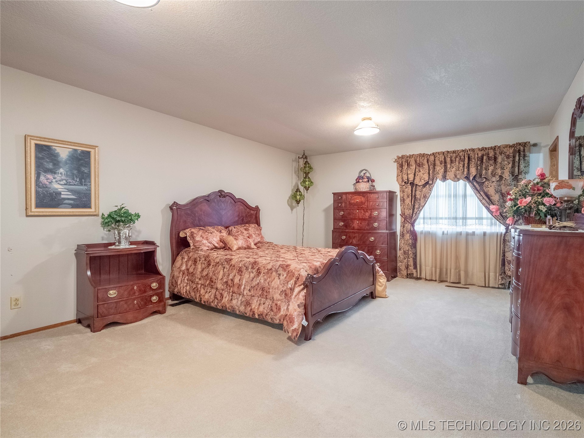 2909 N Hickory Property Photo 30