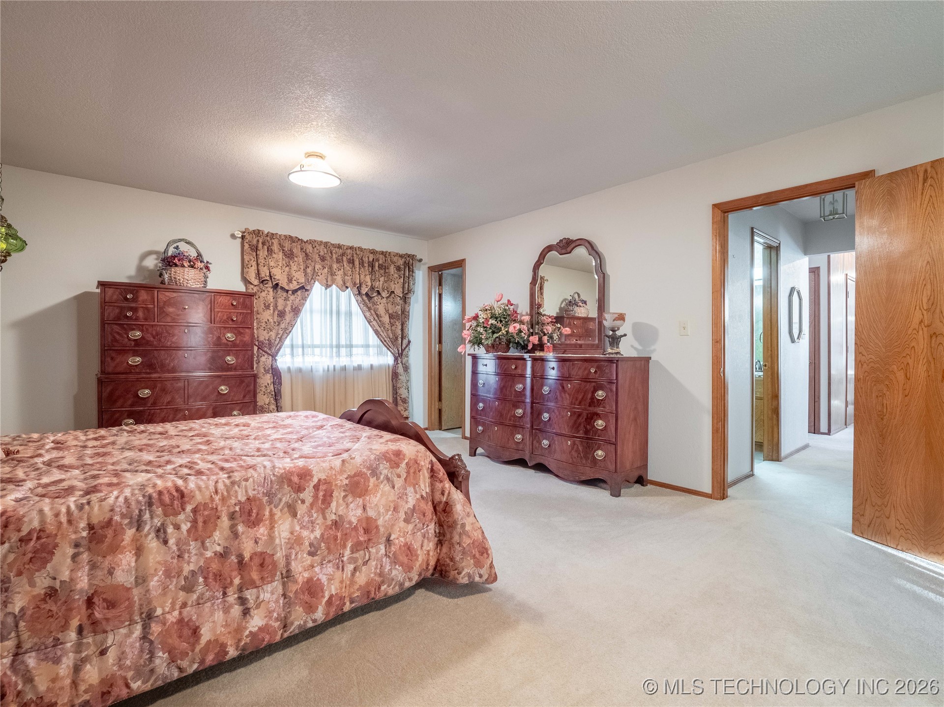 2909 N Hickory Property Photo 31