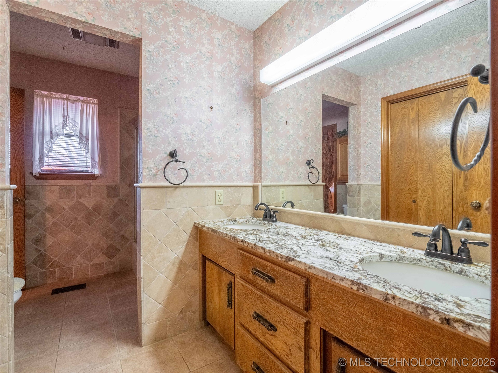 2909 N Hickory Property Photo 35