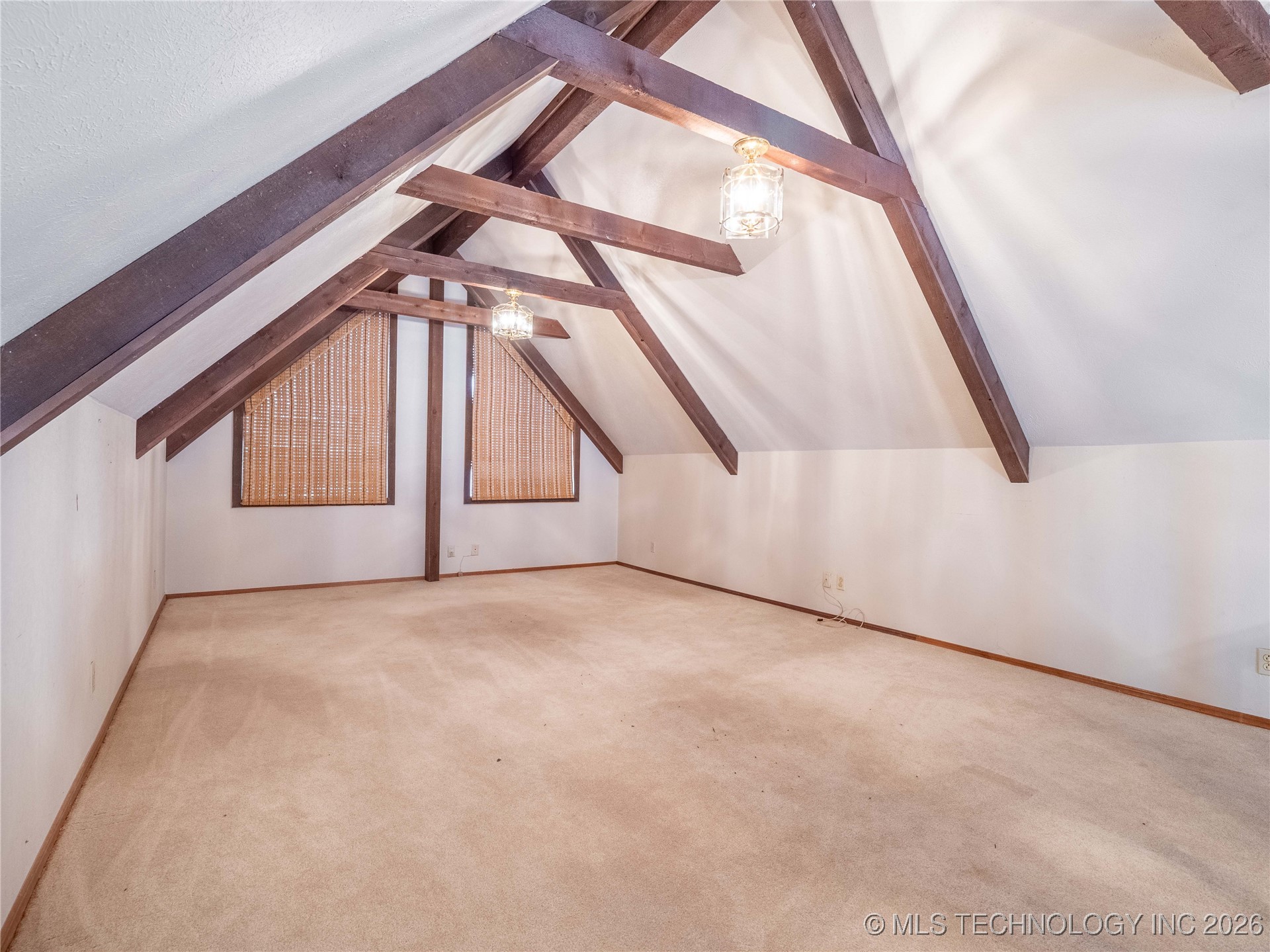 2909 N Hickory Property Photo 36