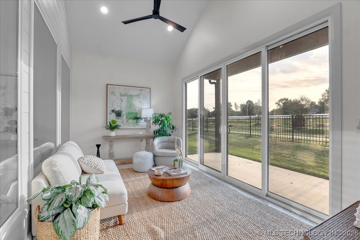 1203 N 71st Place Property Photo 28