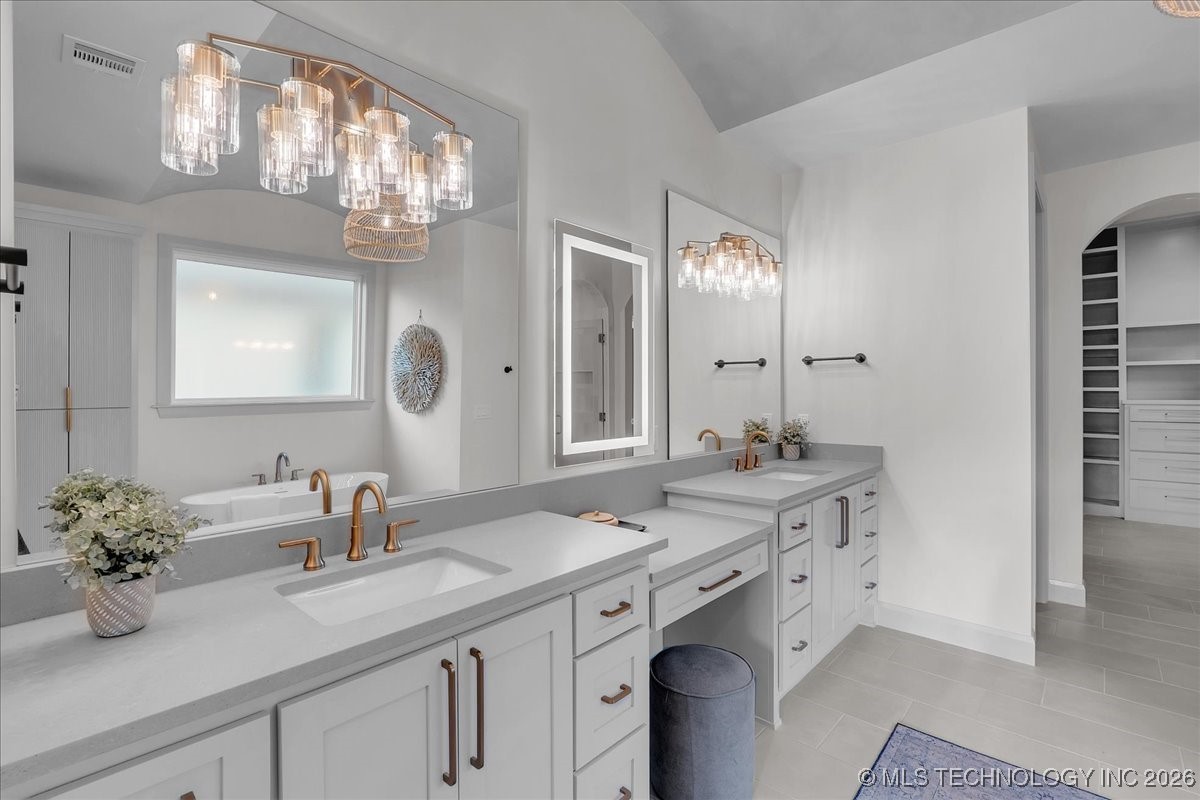 1203 N 71st Place Property Photo 33