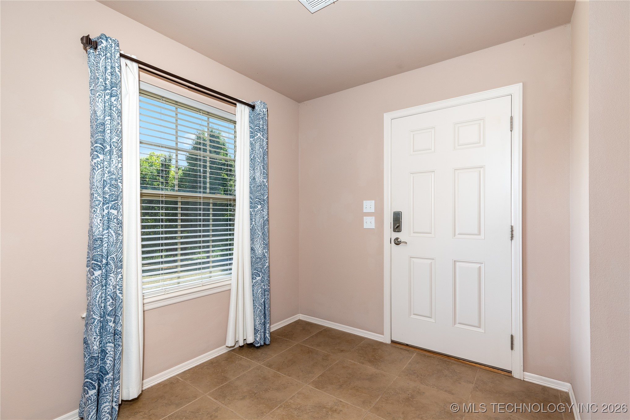 31964 Dogwood Circle Property Photo 7