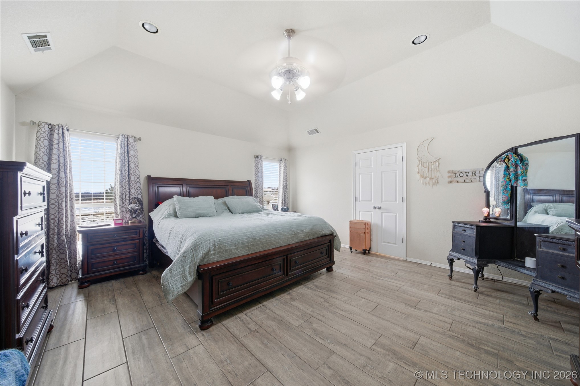 8115 E 6th Street Property Photo 18