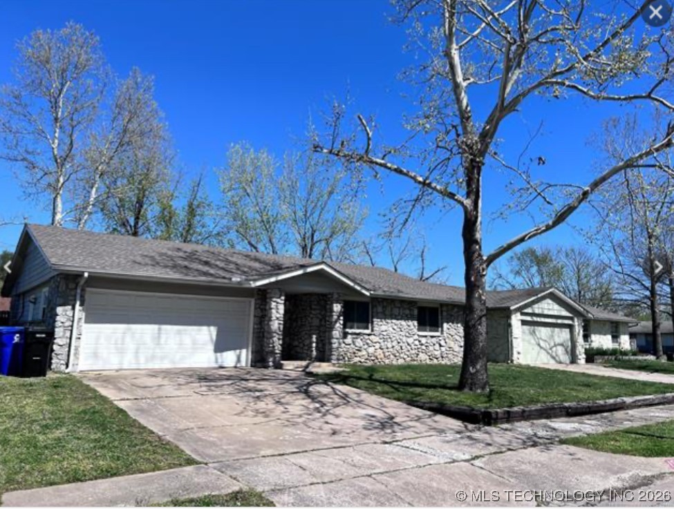 1924 W Urbana Street Property Photo 1