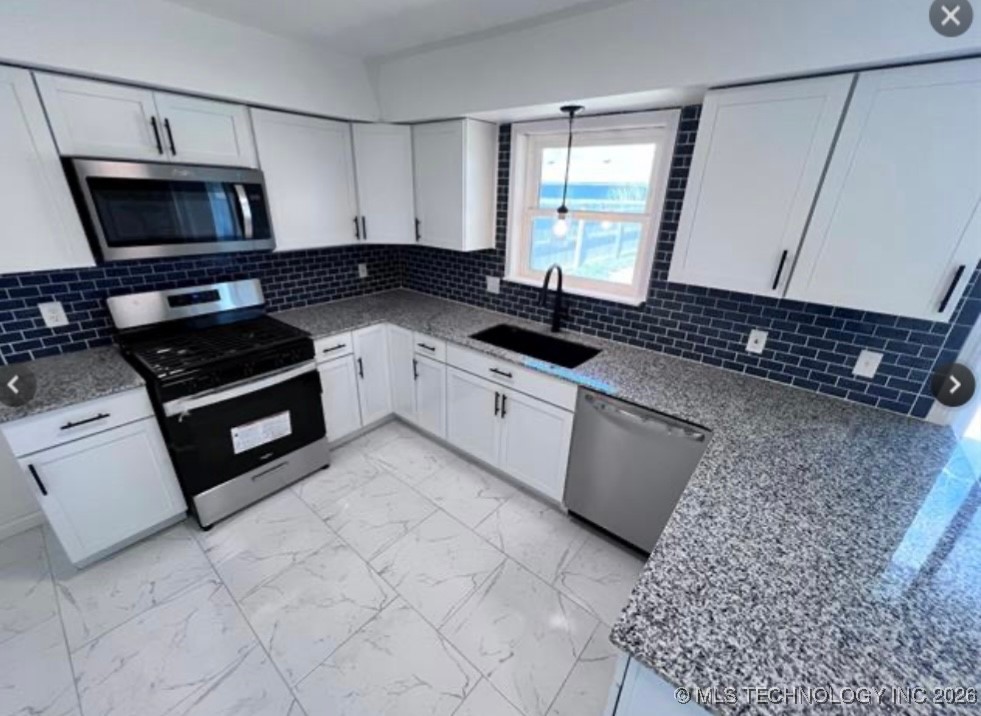 1924 W Urbana Street Property Photo 5