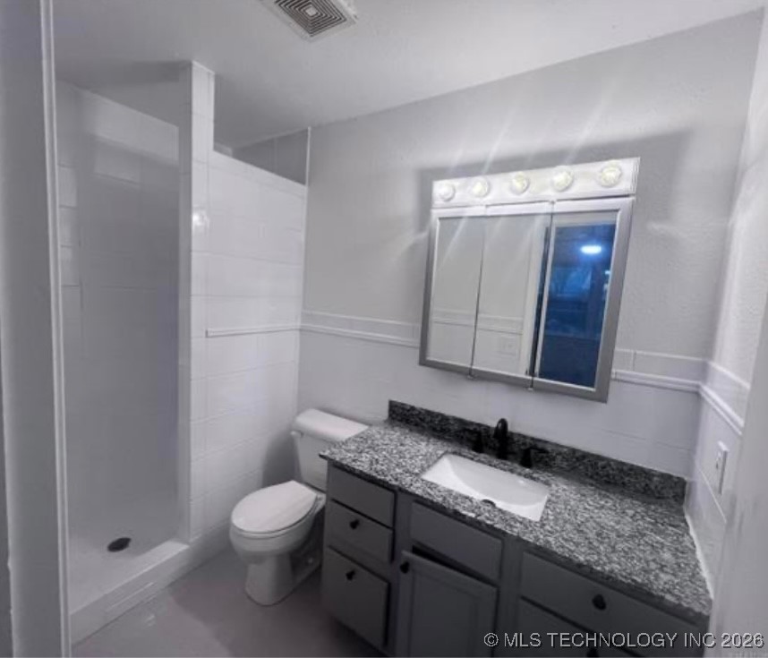 1924 W Urbana Street Property Photo 11