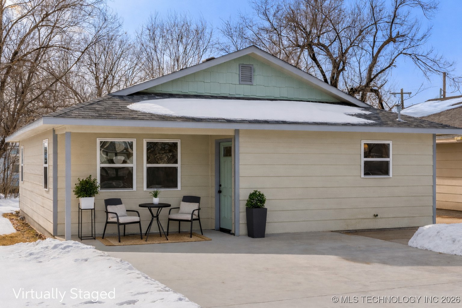 120 E 7th Street Property Photo 3