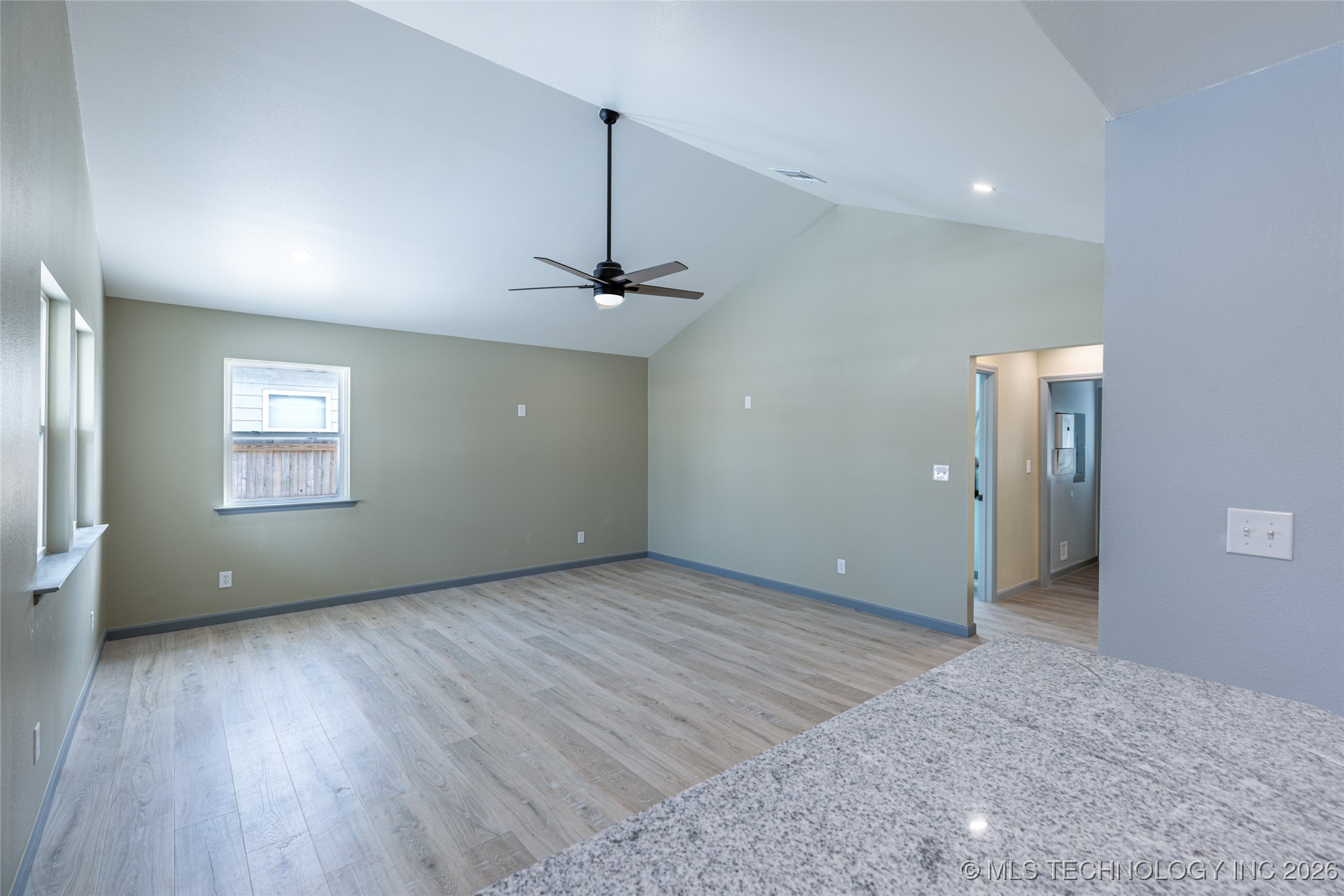 120 E 7th Street Property Photo 9