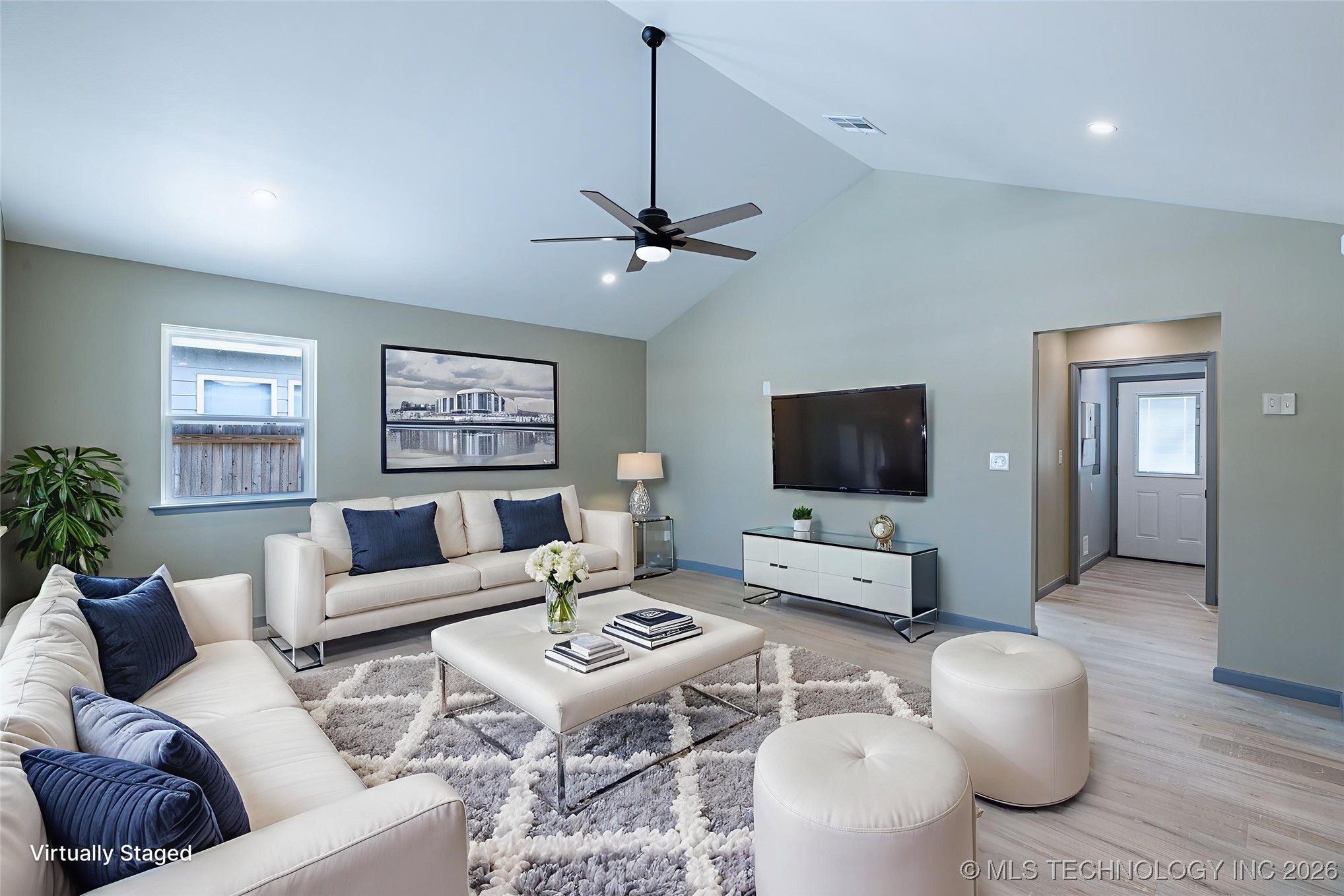 120 E 7th Street Property Photo 10