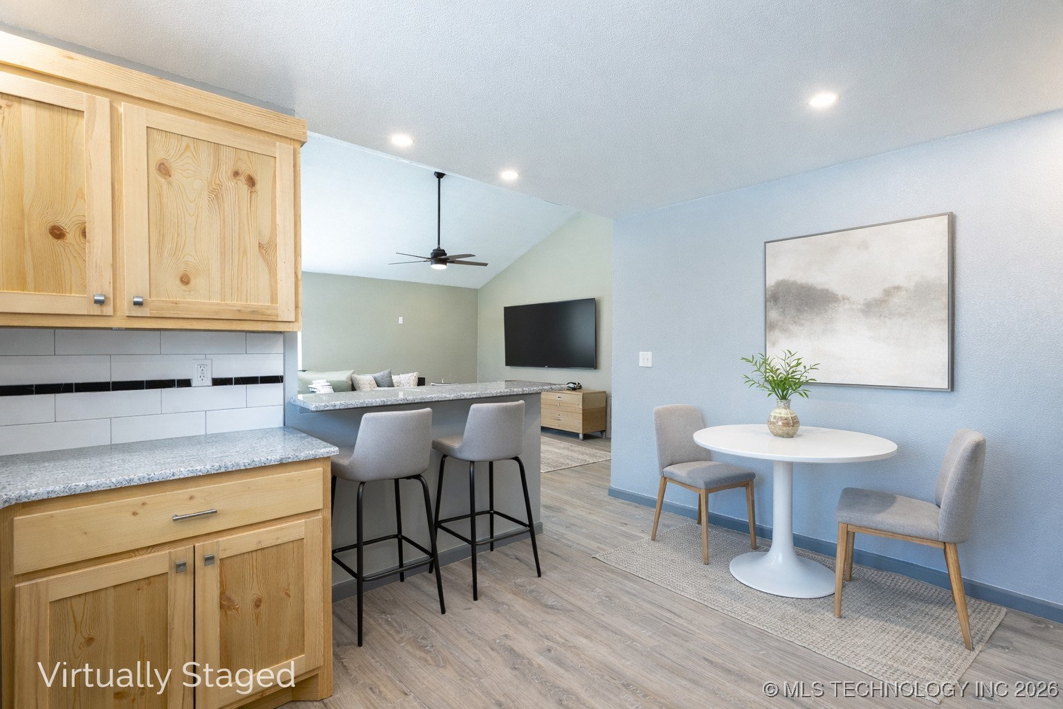 120 E 7th Street Property Photo 17