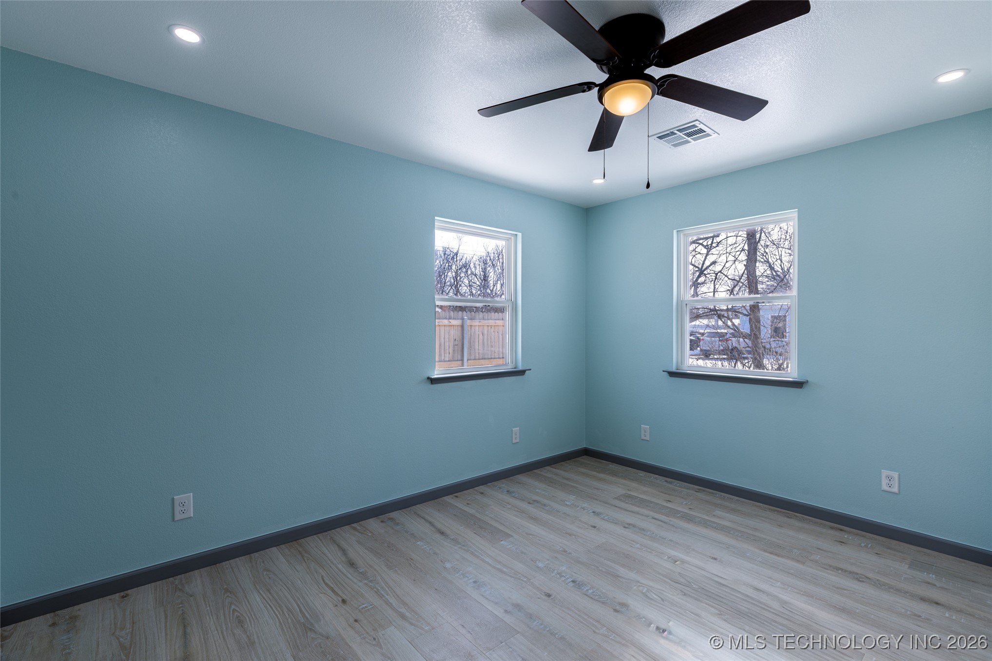 120 E 7th Street Property Photo 18