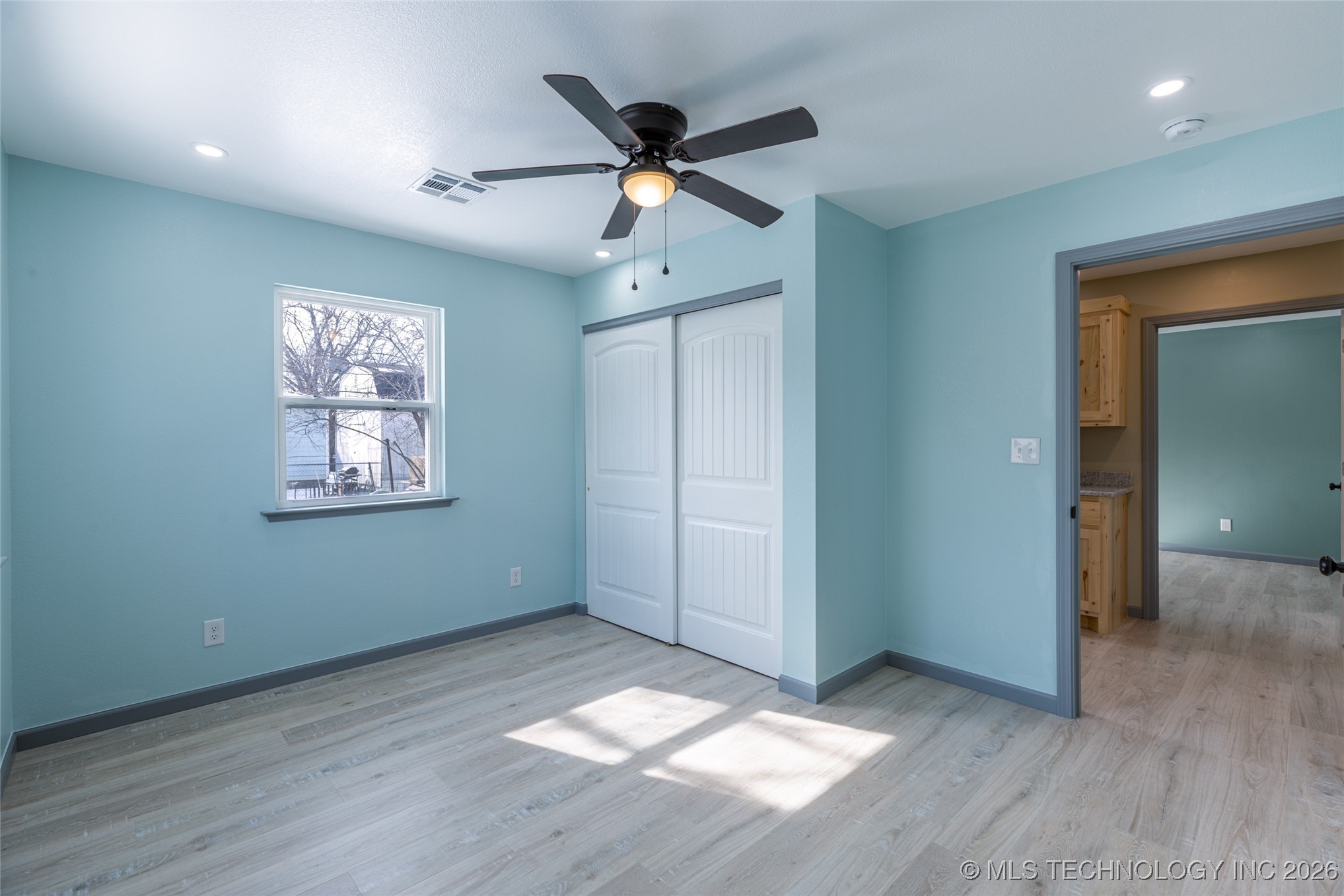 120 E 7th Street Property Photo 22