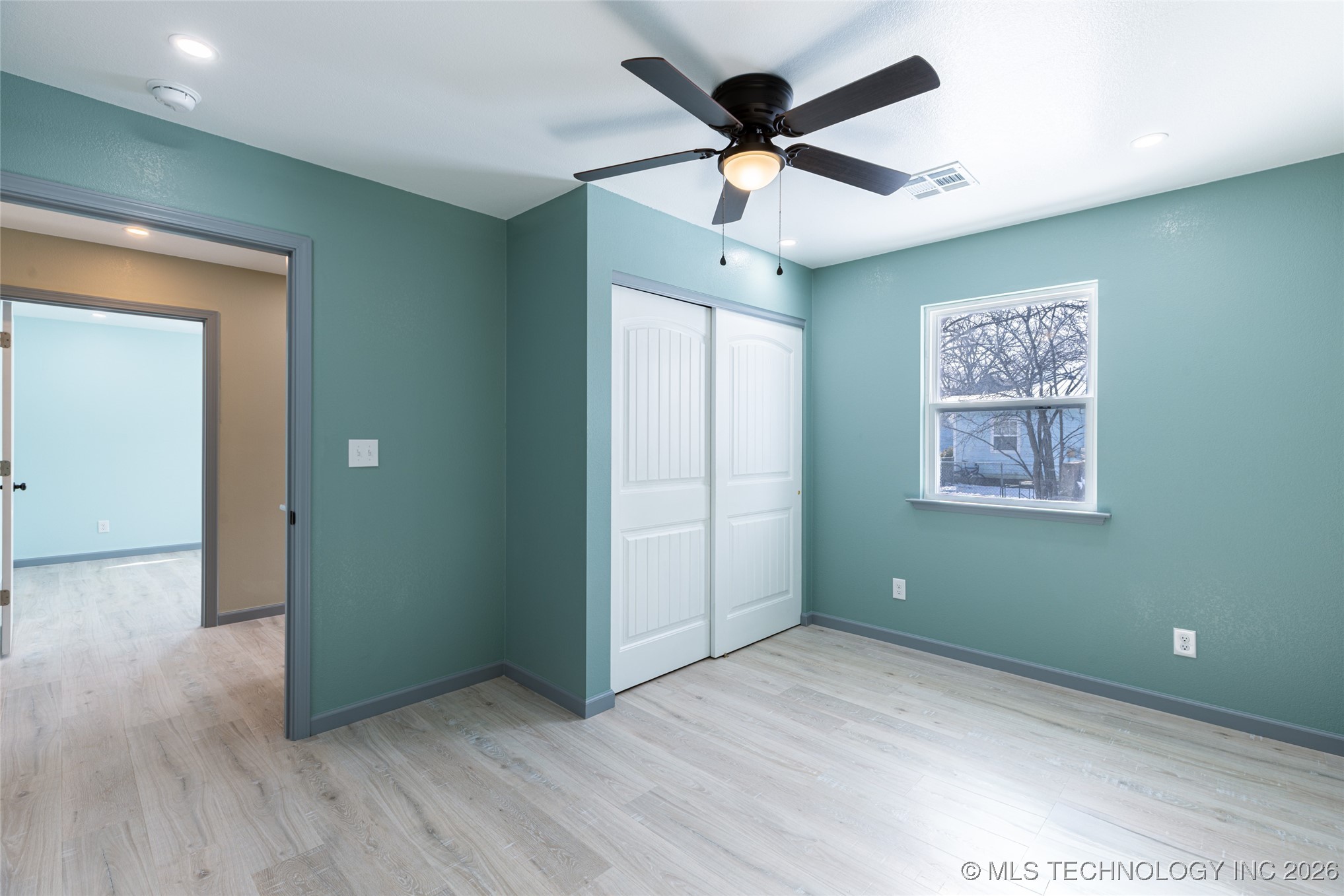 120 E 7th Street Property Photo 23