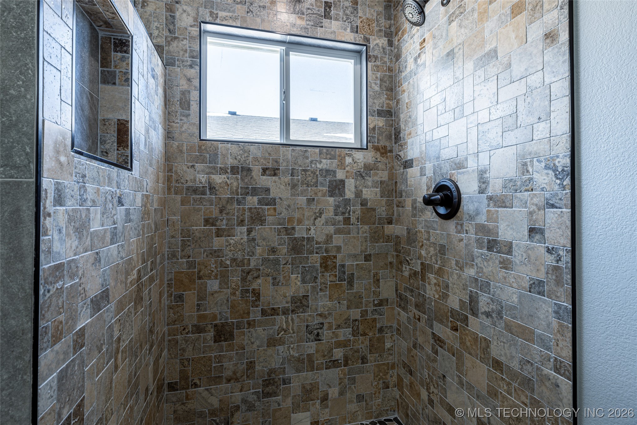 120 E 7th Street Property Photo 25