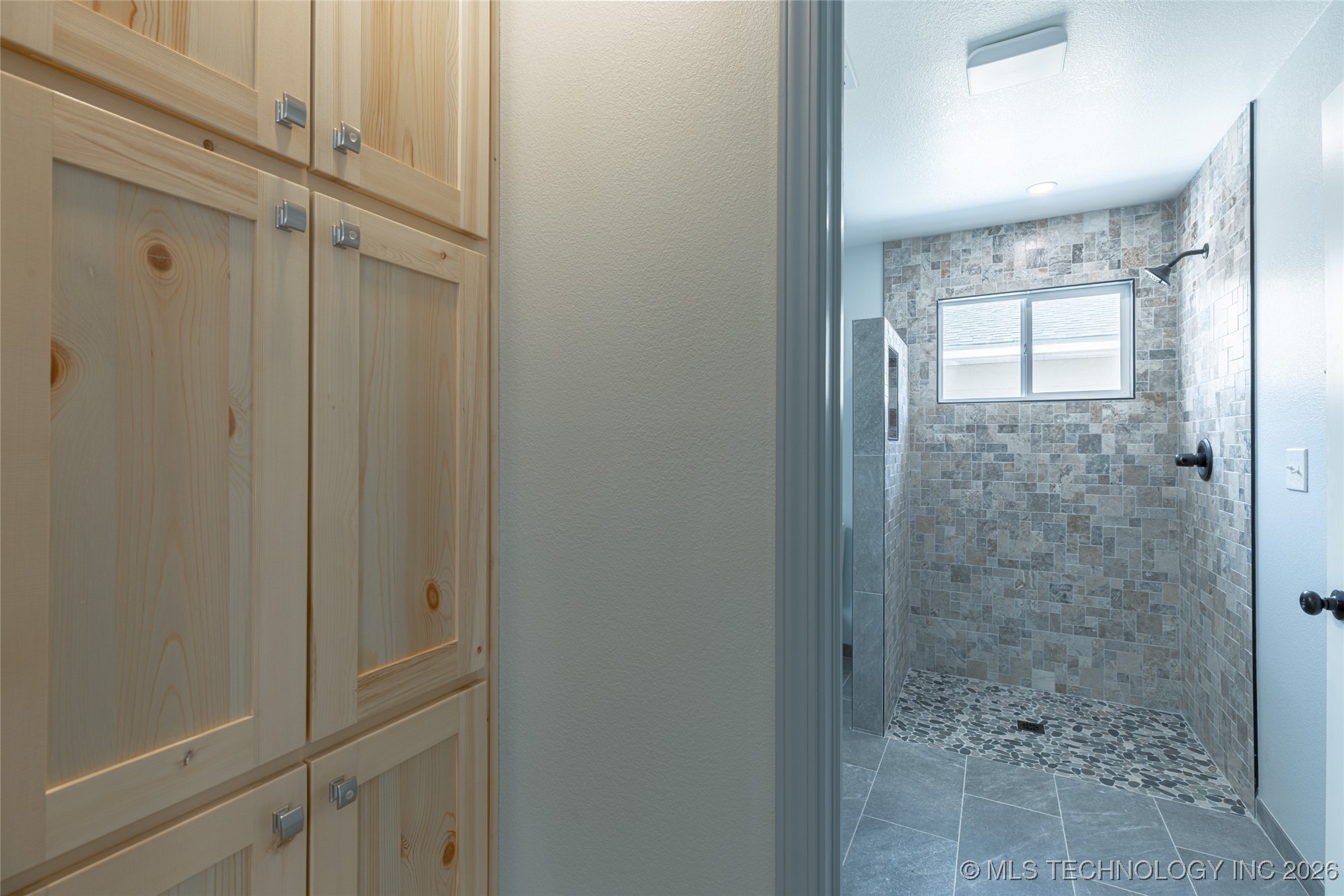 120 E 7th Street Property Photo 26