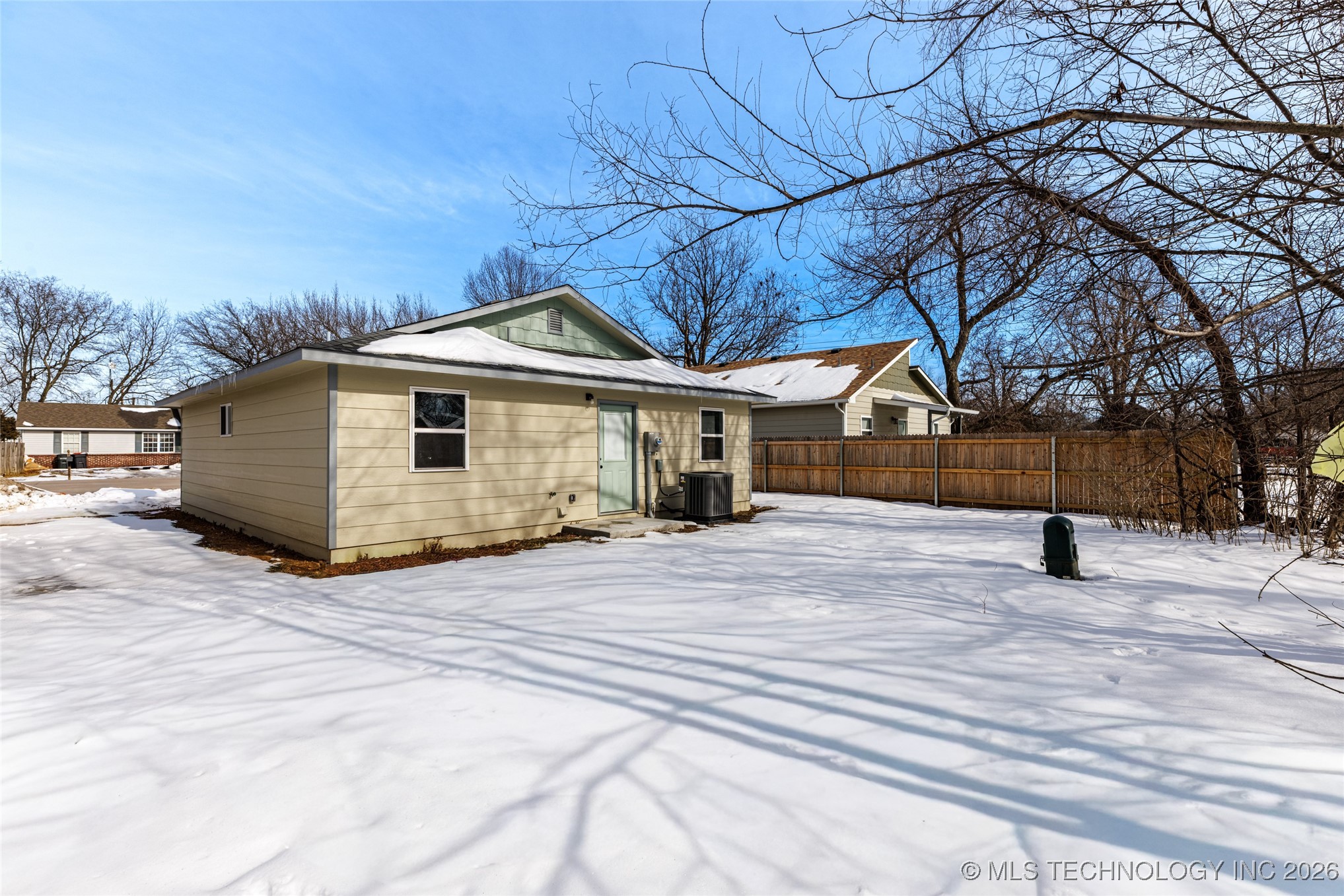 120 E 7th Street Property Photo 30