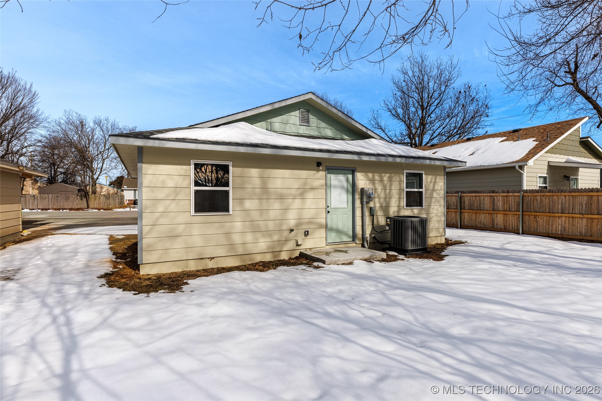 120 E 7th Street Property Photo 31