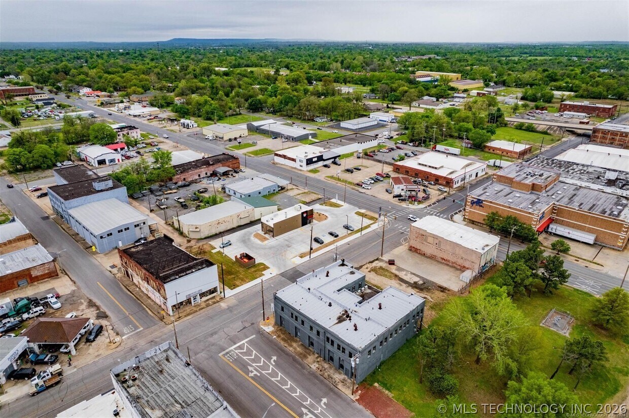 125 N Cherokee Property Photo 14