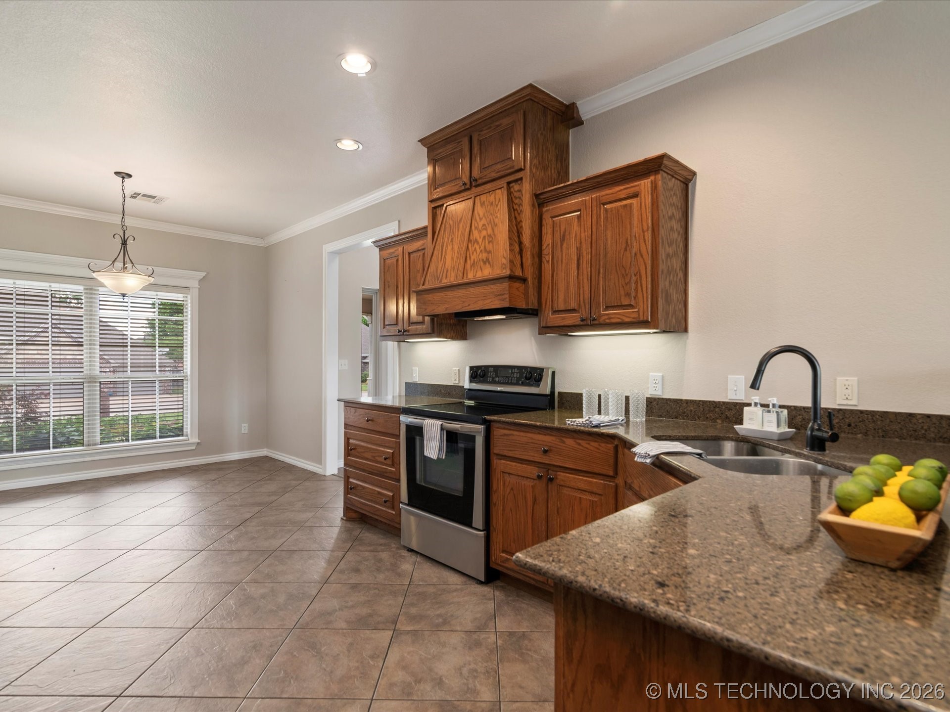 5817 Woodland Road Property Photo 9