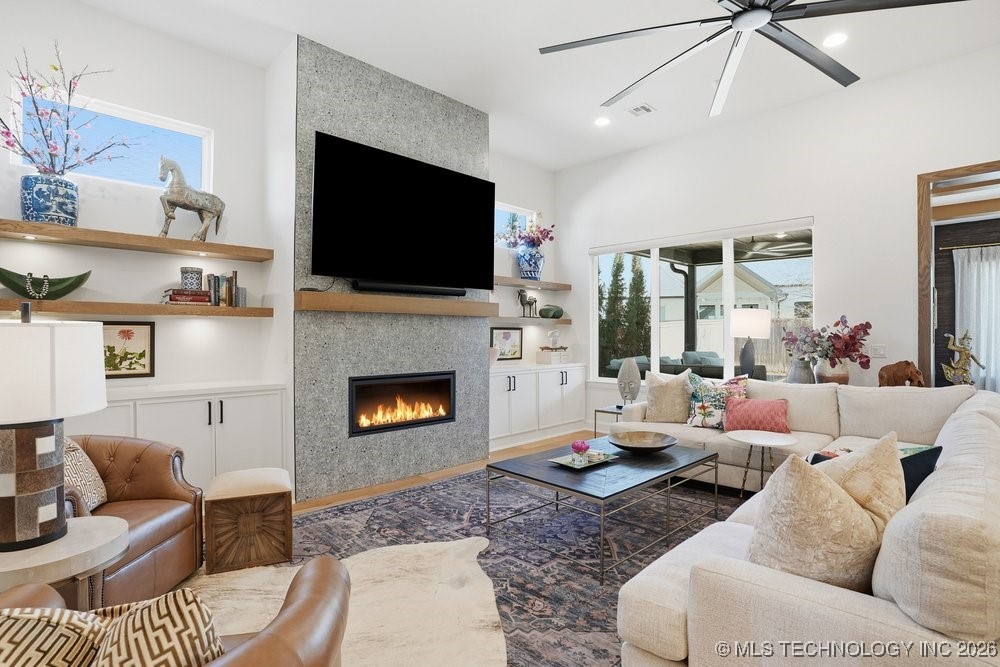 4705 S Retana Avenue Property Photo 9