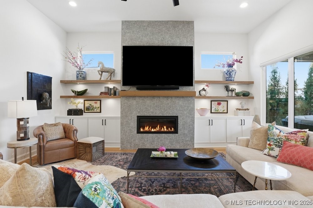 4705 S Retana Avenue Property Photo 11