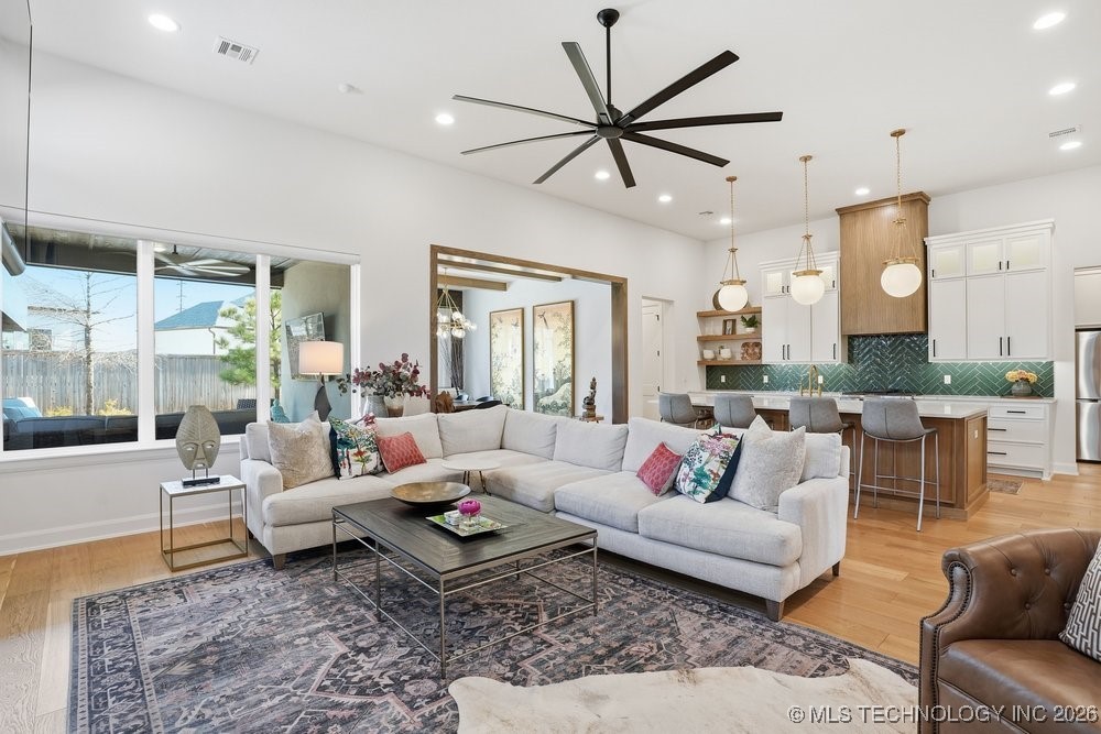 4705 S Retana Avenue Property Photo 12