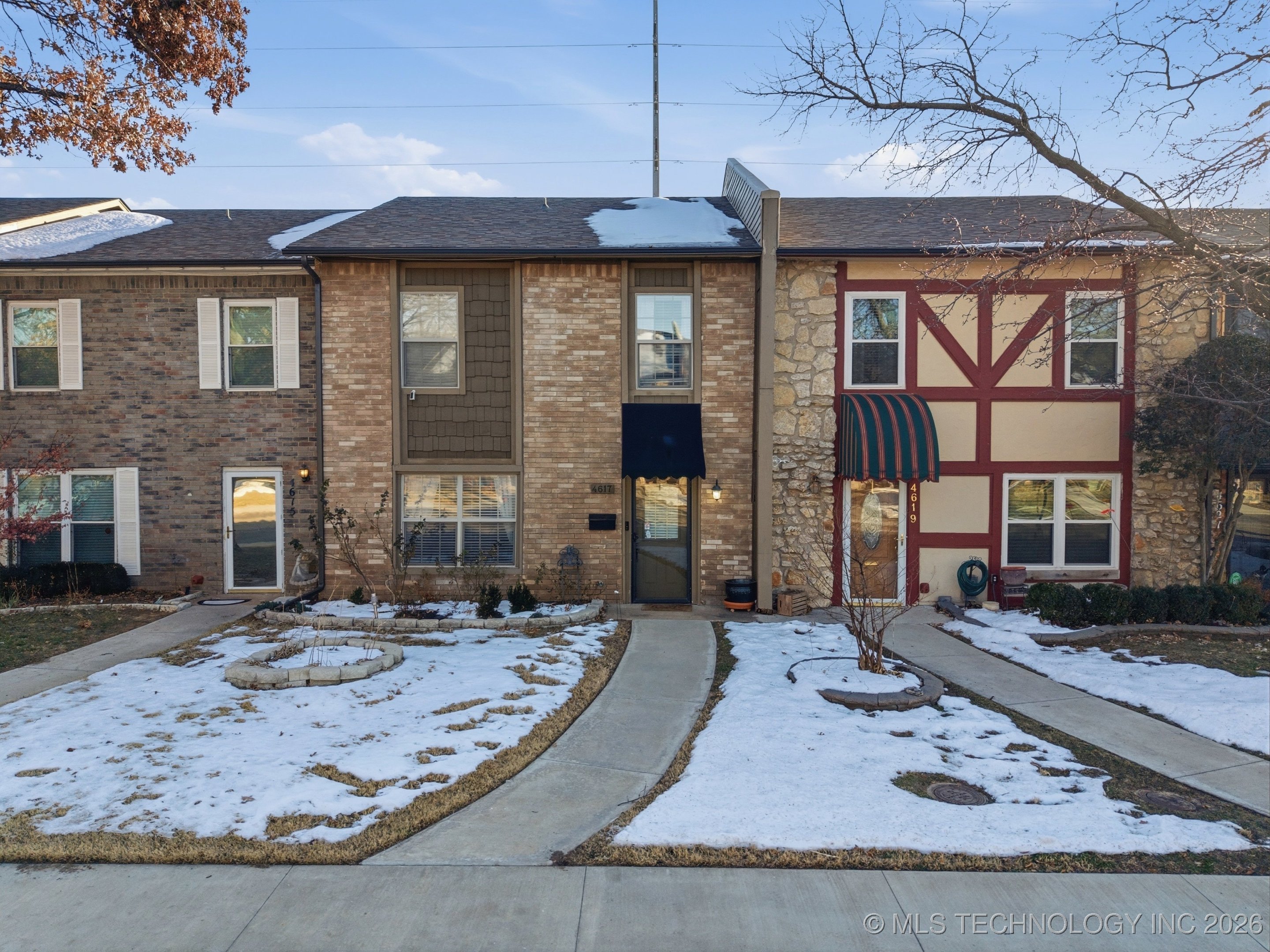 4617 S Granite Avenue 4617 Property Photo 1