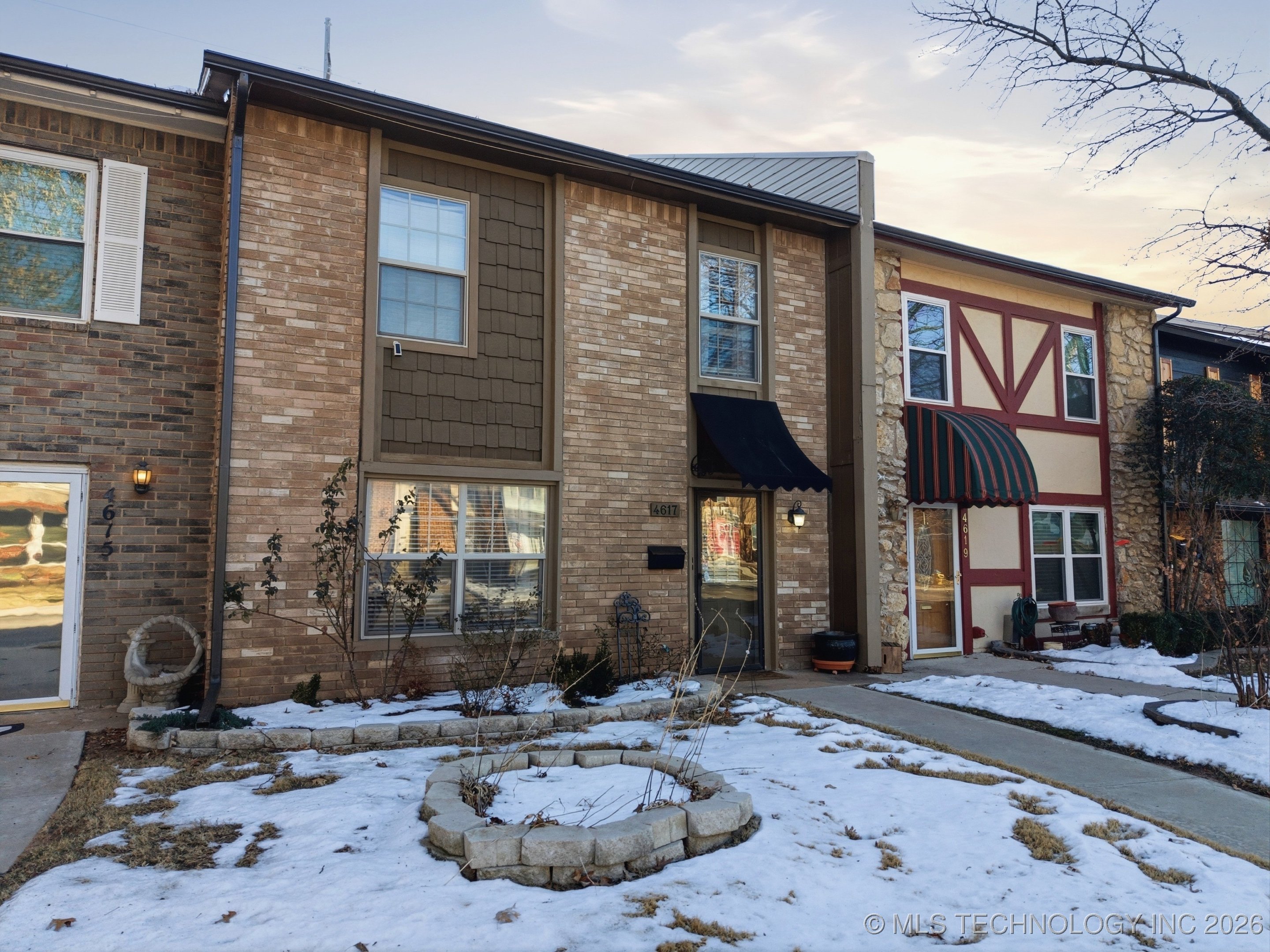 4617 S Granite Avenue 4617 Property Photo 3