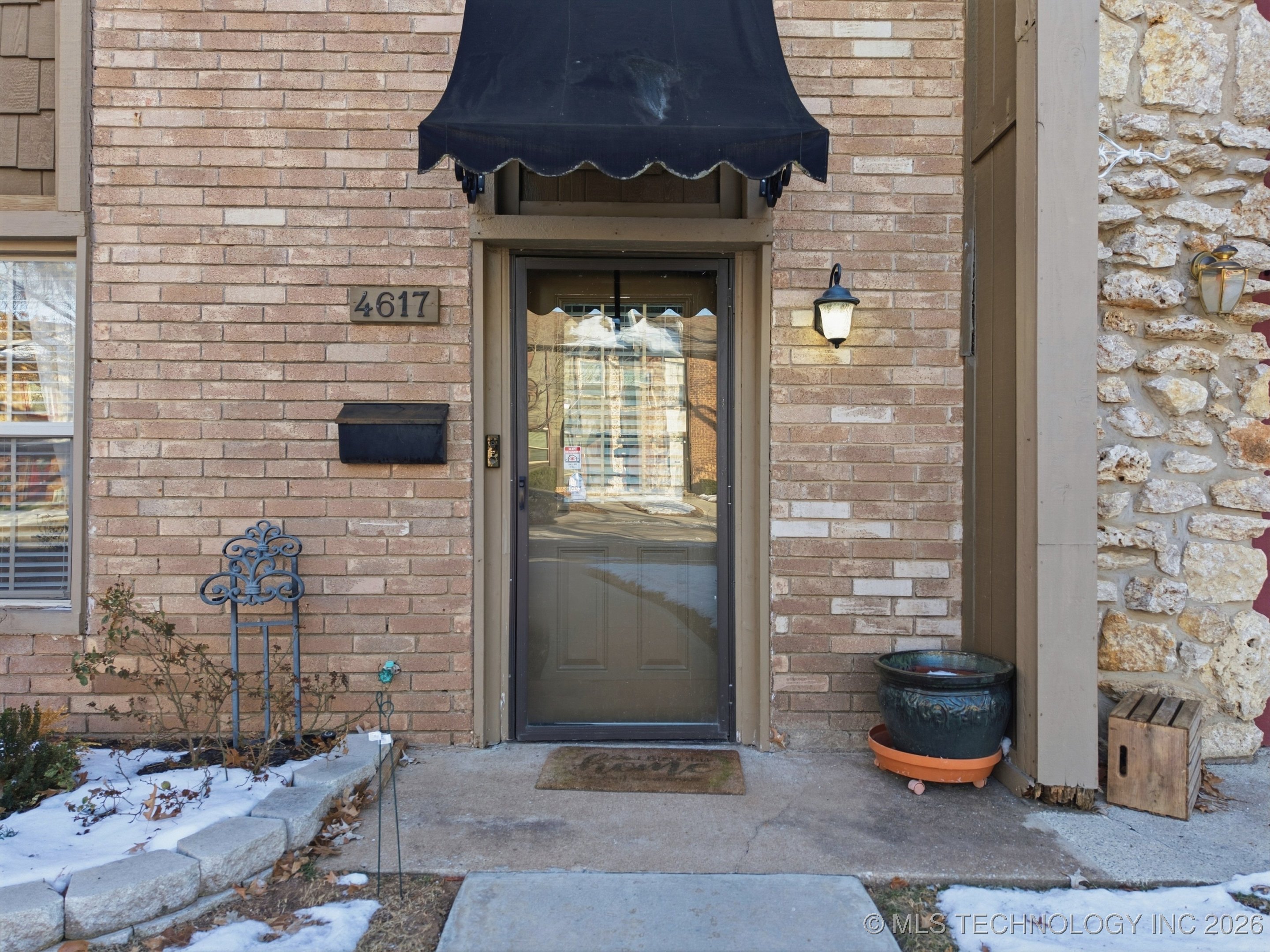 4617 S Granite Avenue 4617 Property Photo 4