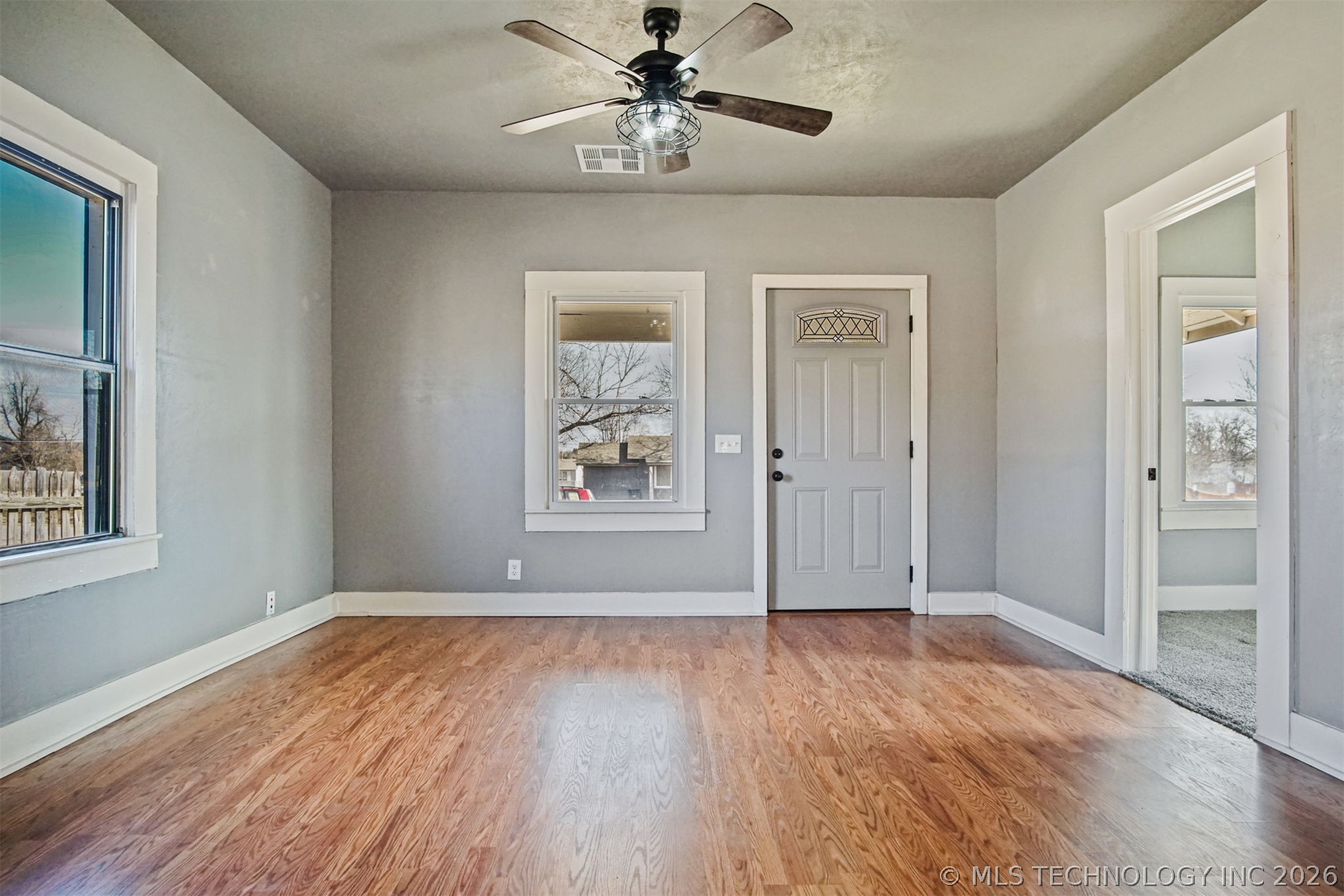 611 N Van Buren Property Photo 3