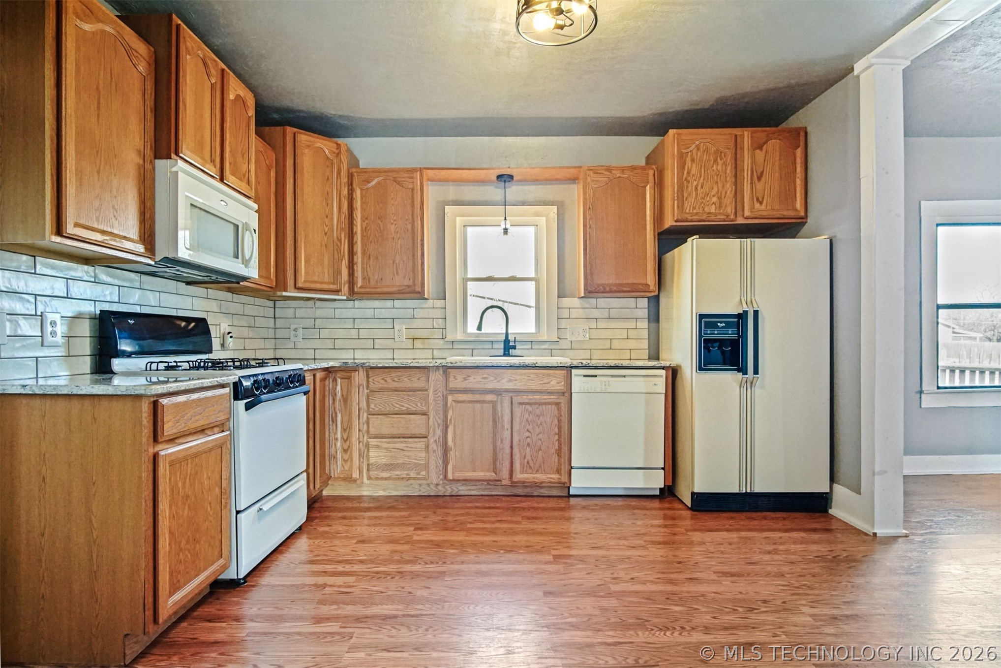 611 N Van Buren Property Photo 10