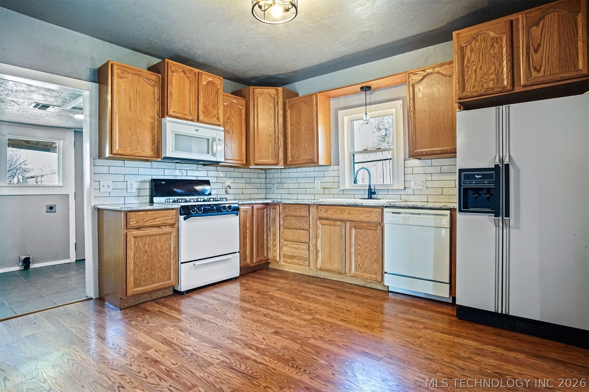 611 N Van Buren Property Photo 11