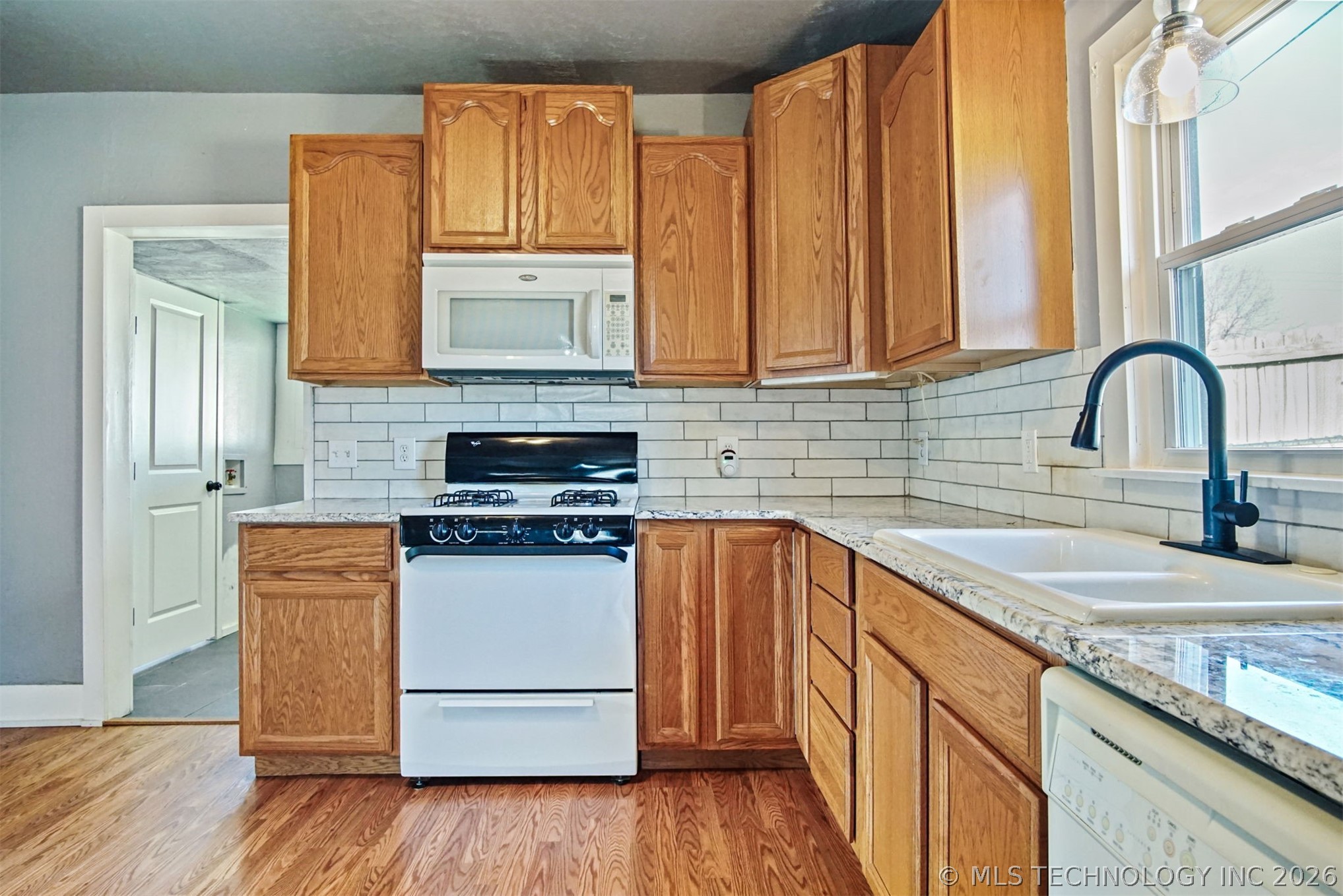 611 N Van Buren Property Photo 12