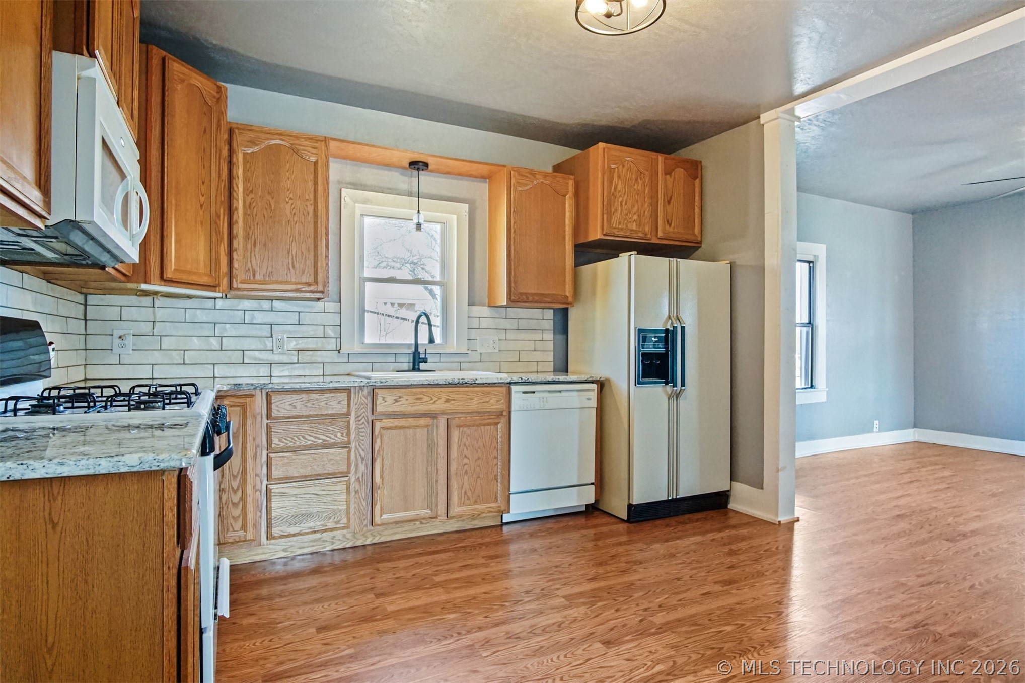 611 N Van Buren Property Photo 13