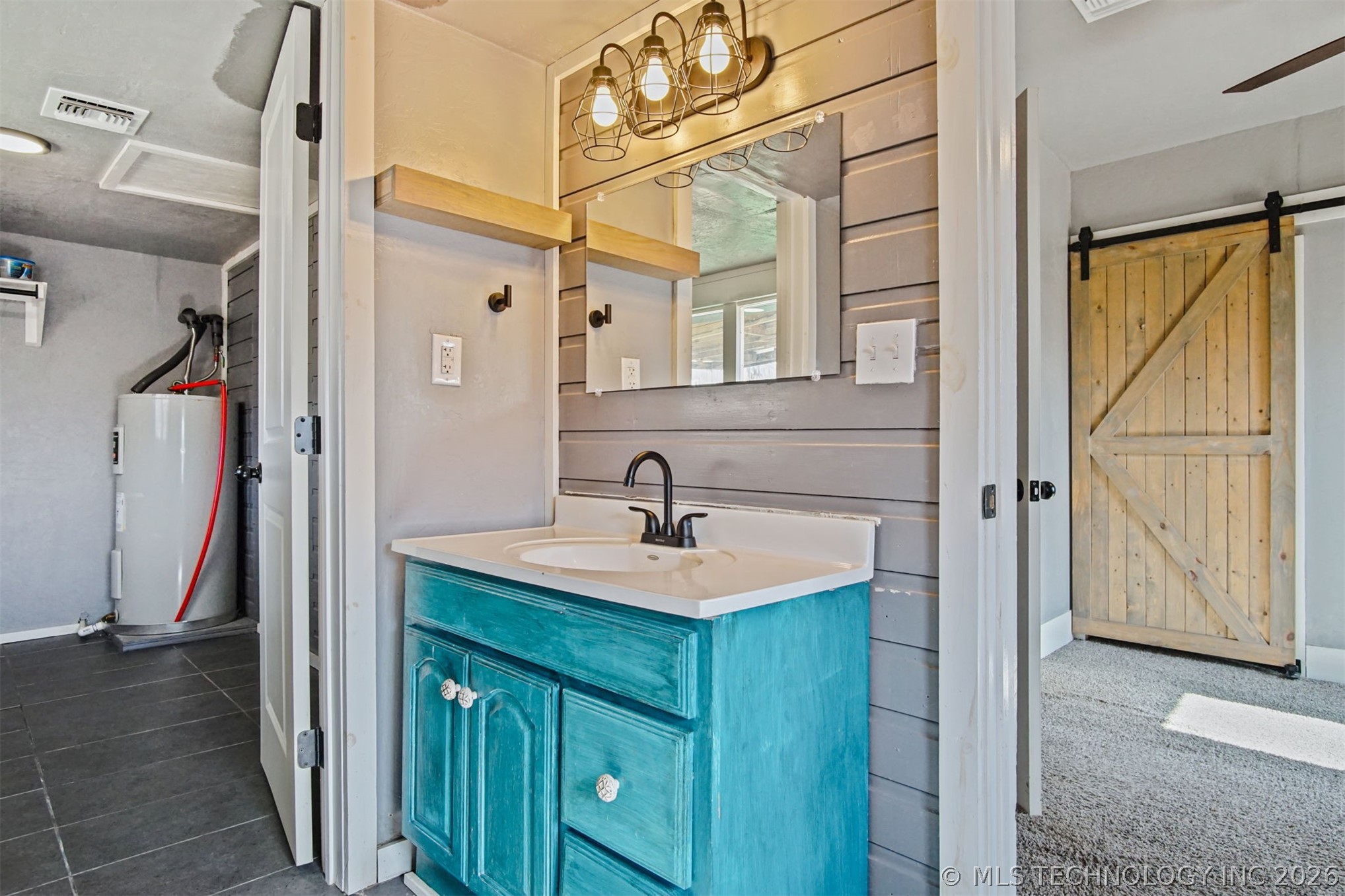 611 N Van Buren Property Photo 18