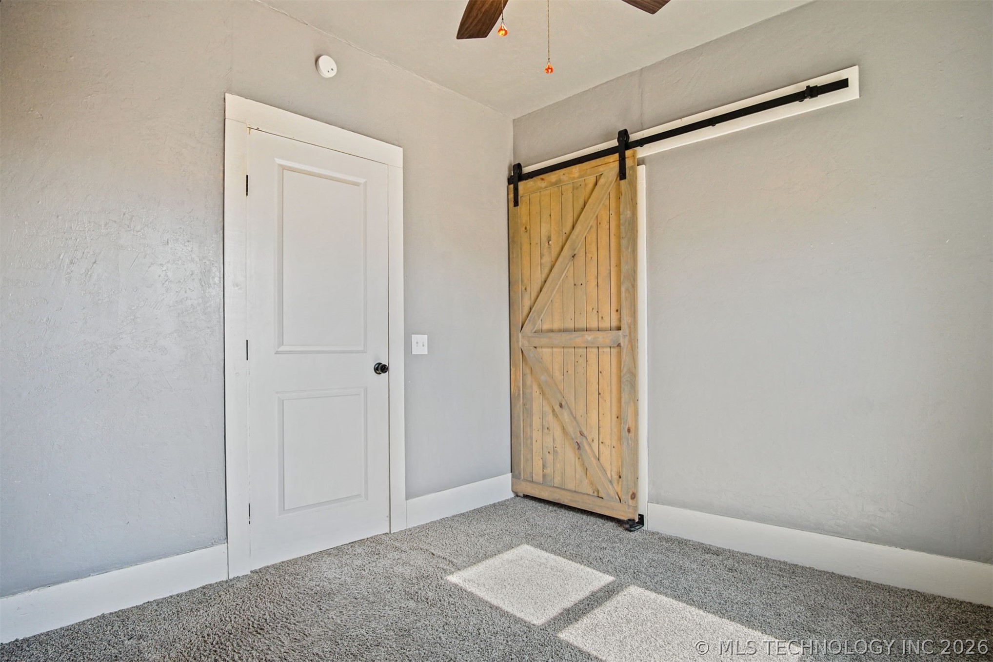 611 N Van Buren Property Photo 21