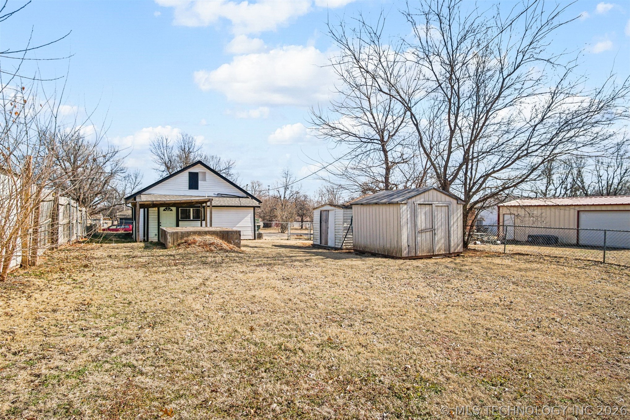 611 N Van Buren Property Photo 24