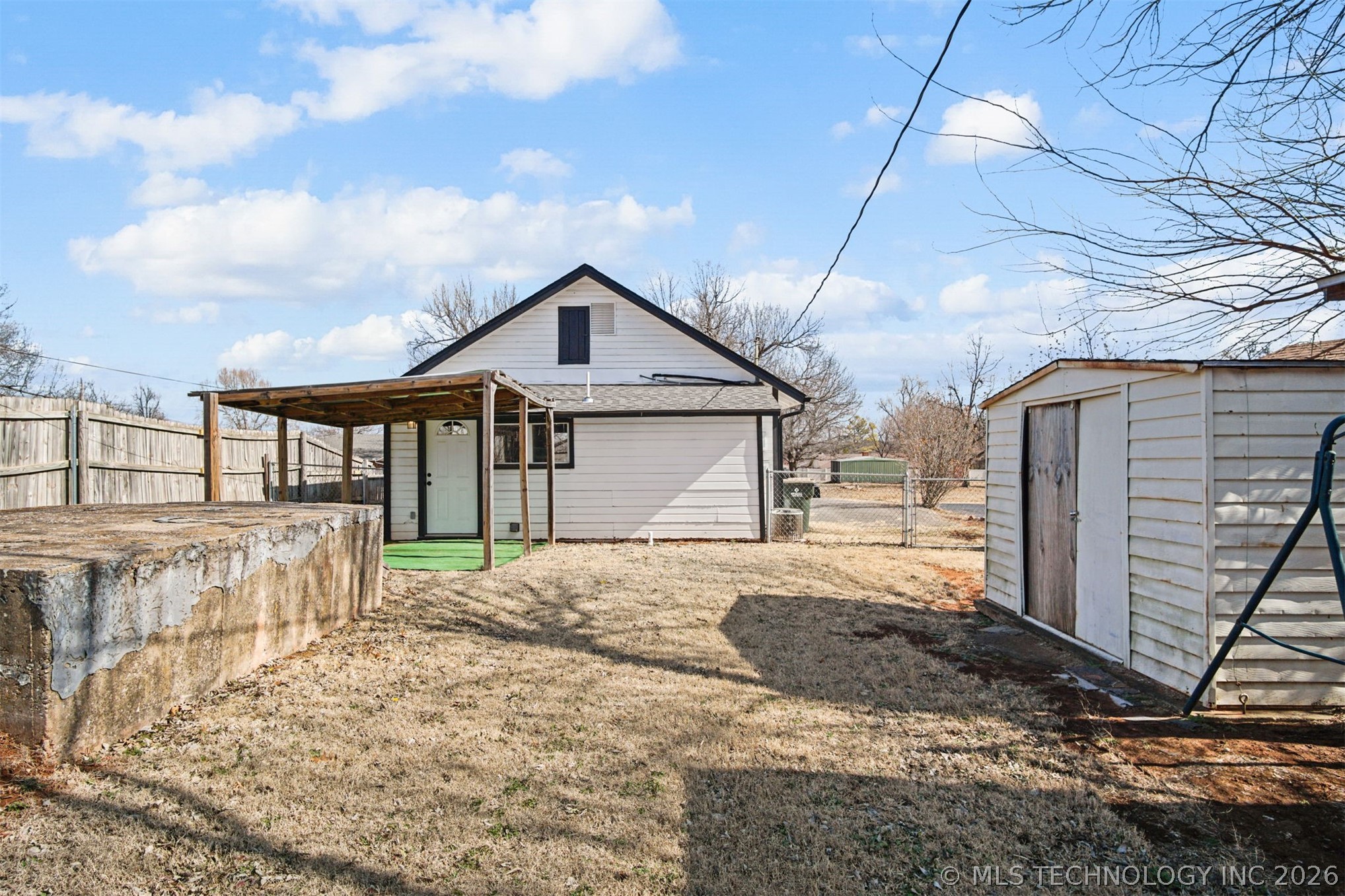 611 N Van Buren Property Photo 25