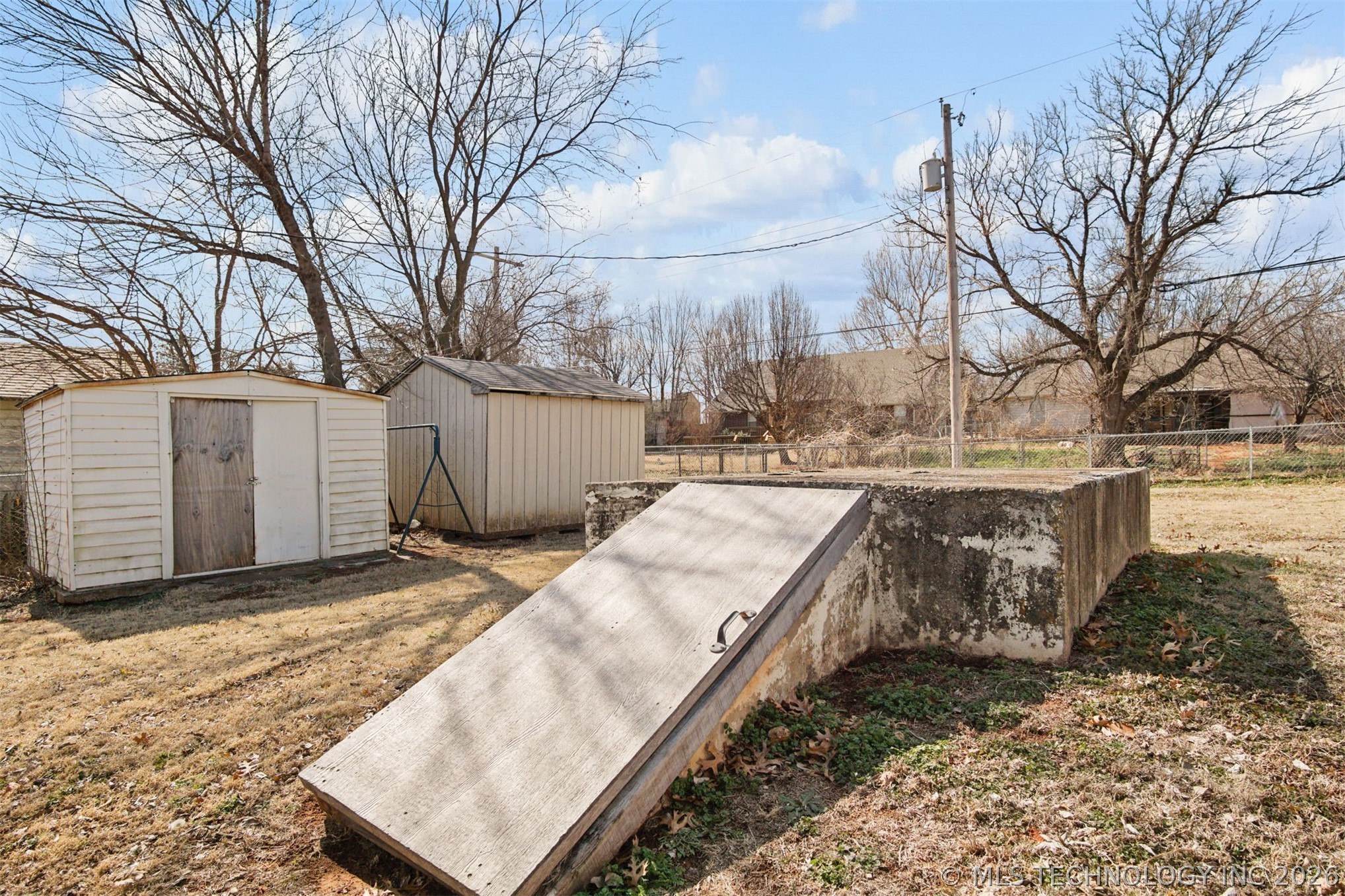 611 N Van Buren Property Photo 27