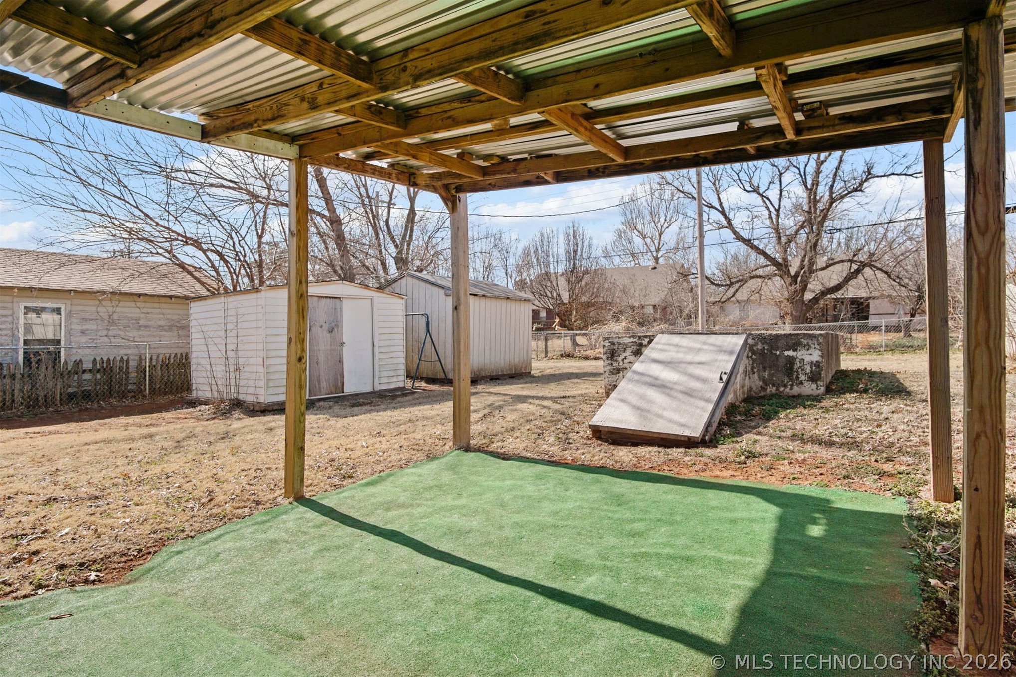 611 N Van Buren Property Photo 28