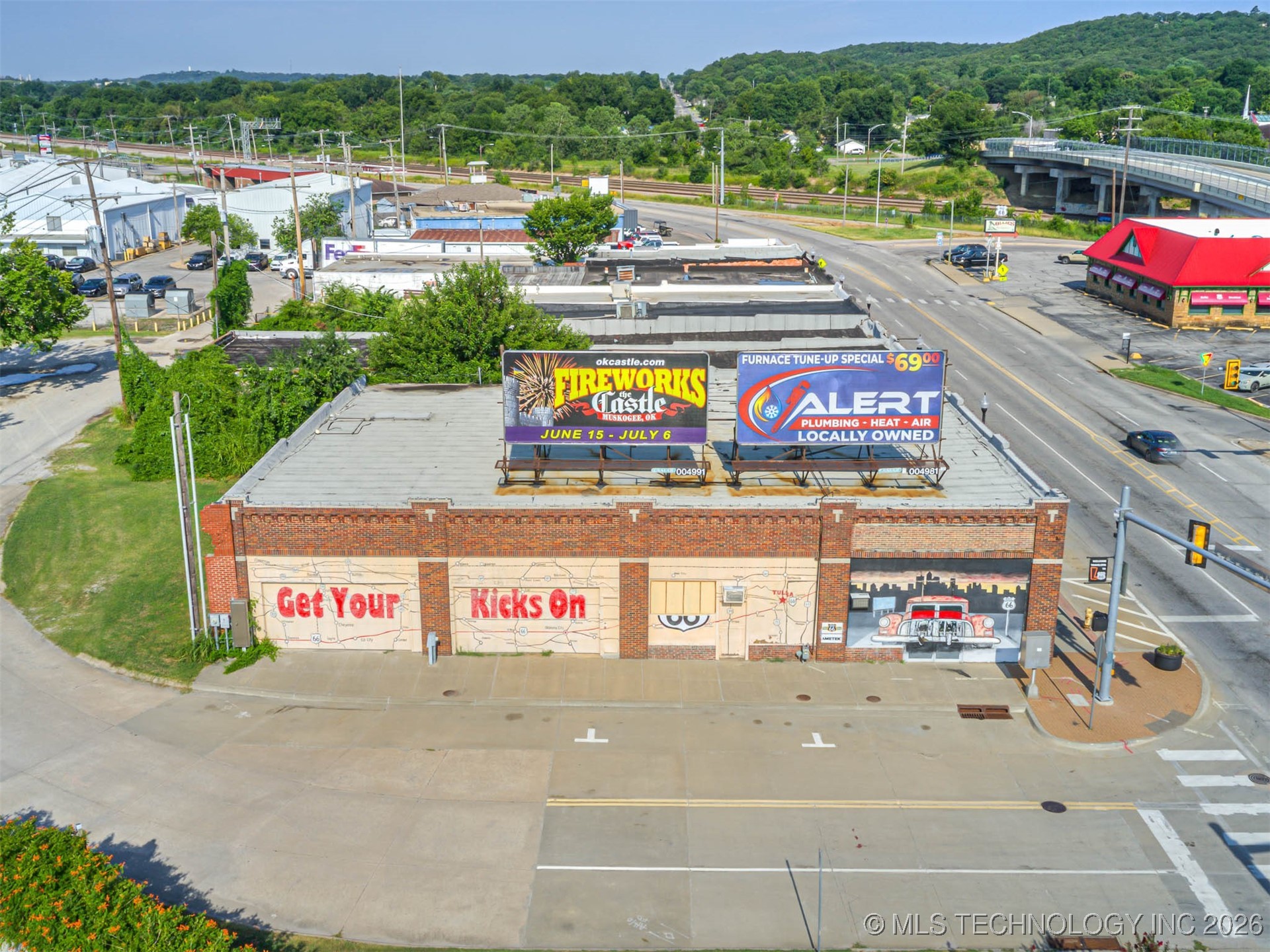 4067 Southwest Boulevard Property Photo 5