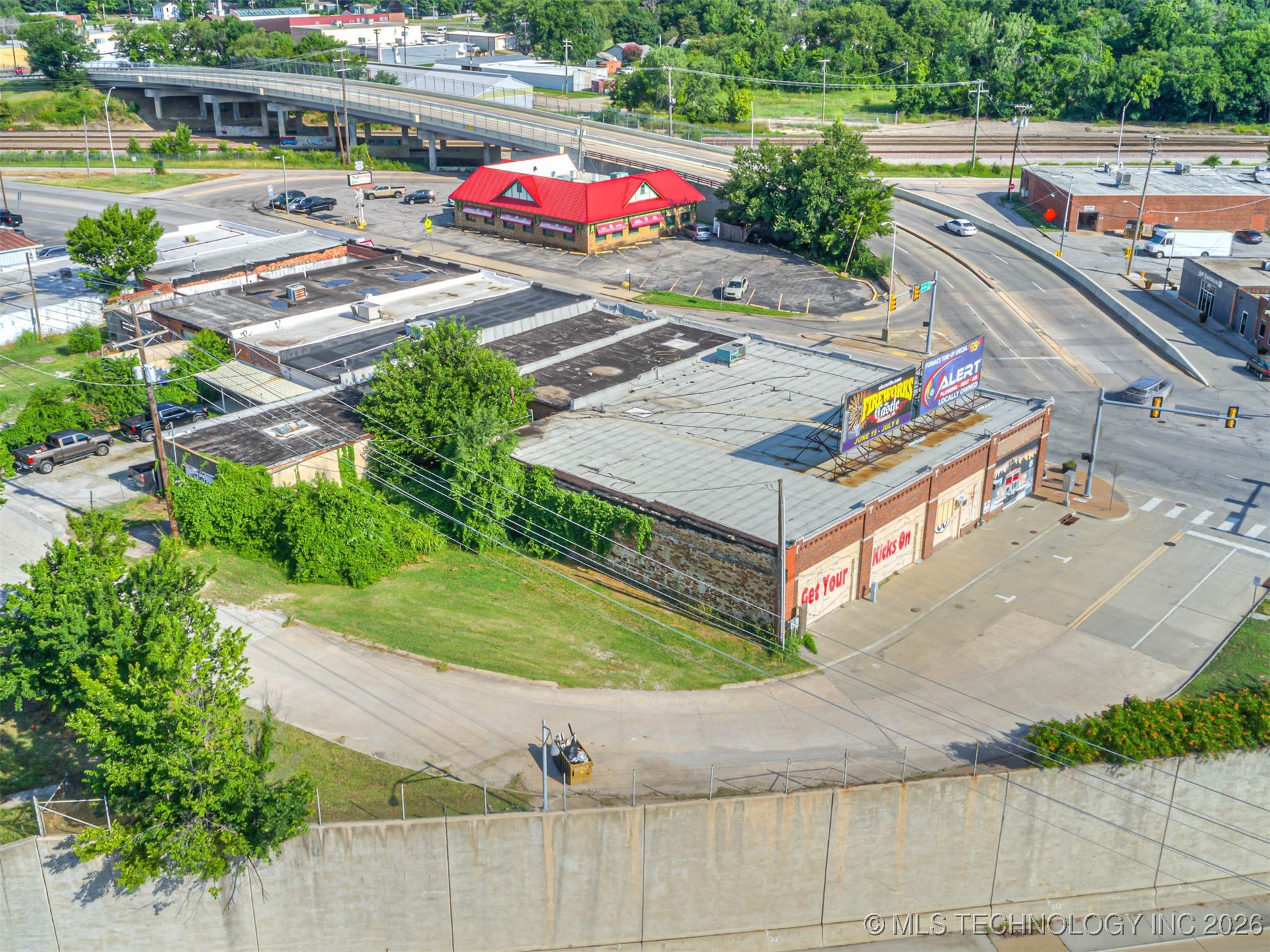 4067 Southwest Boulevard Property Photo 11
