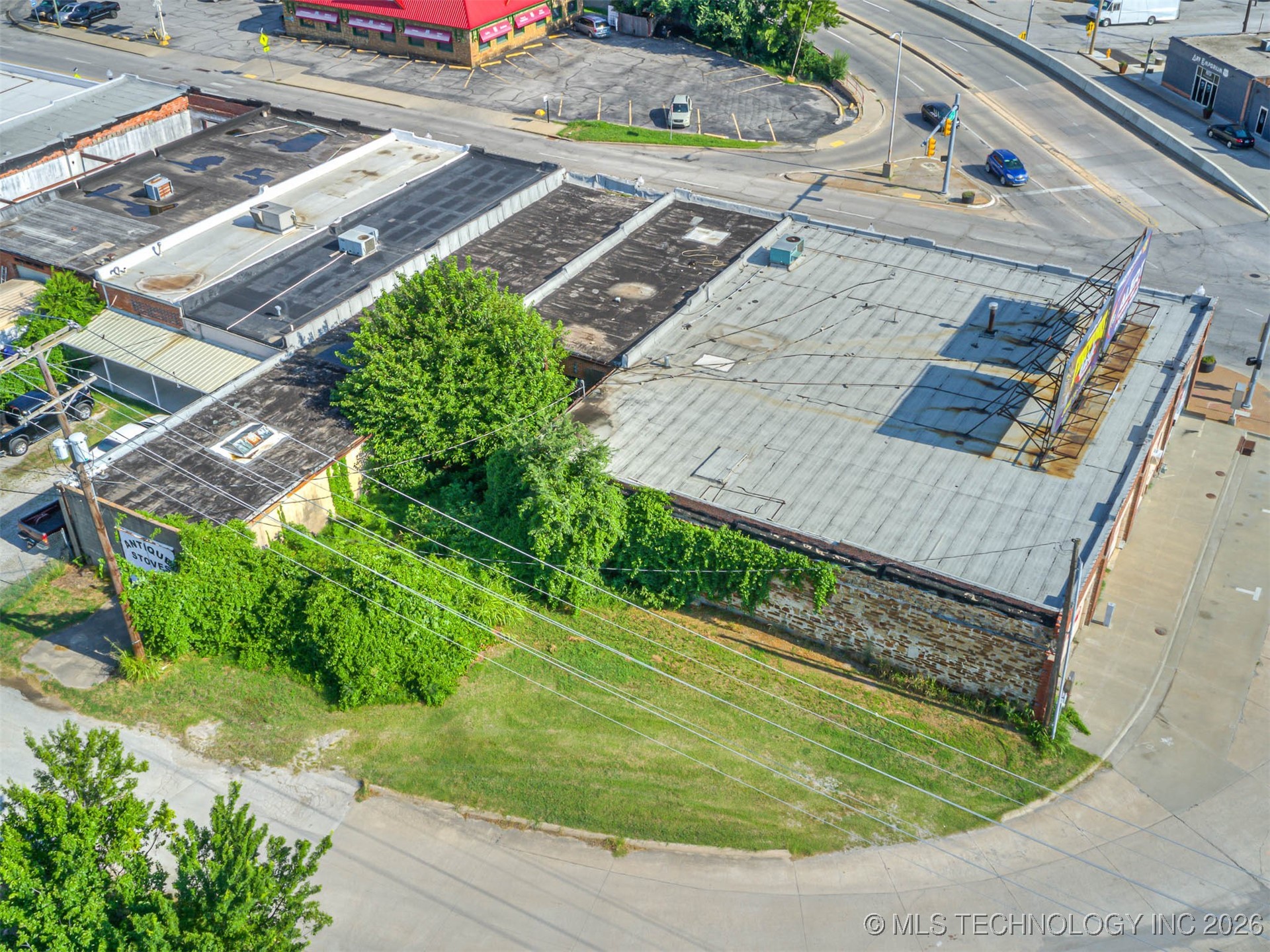 4067 Southwest Boulevard Property Photo 12