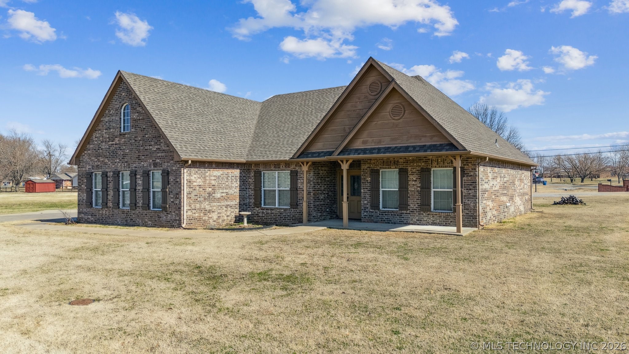 3823 Oakwood Drive Property Photo 2